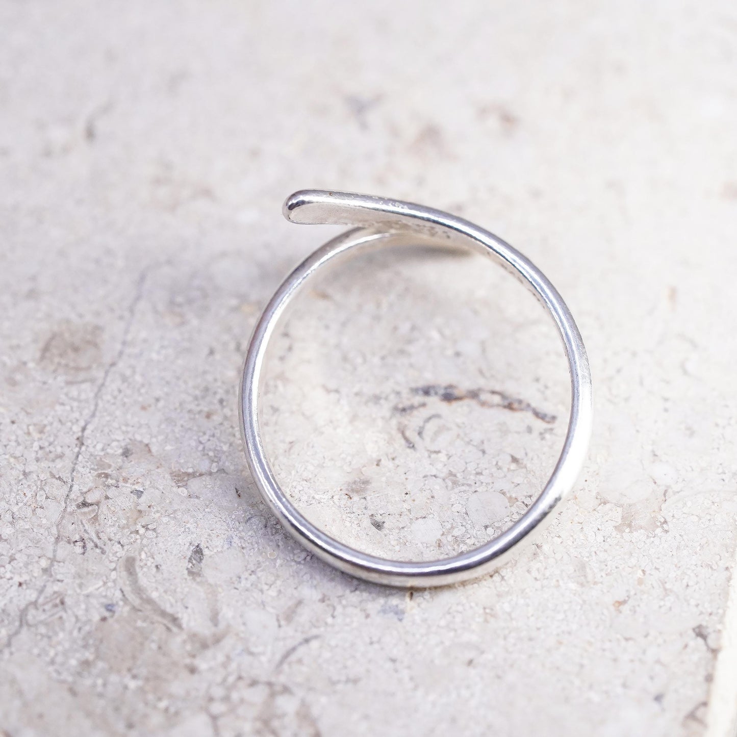 Size adjustable, VTG Sterling silver wrapped ring, modern 925 statement ring