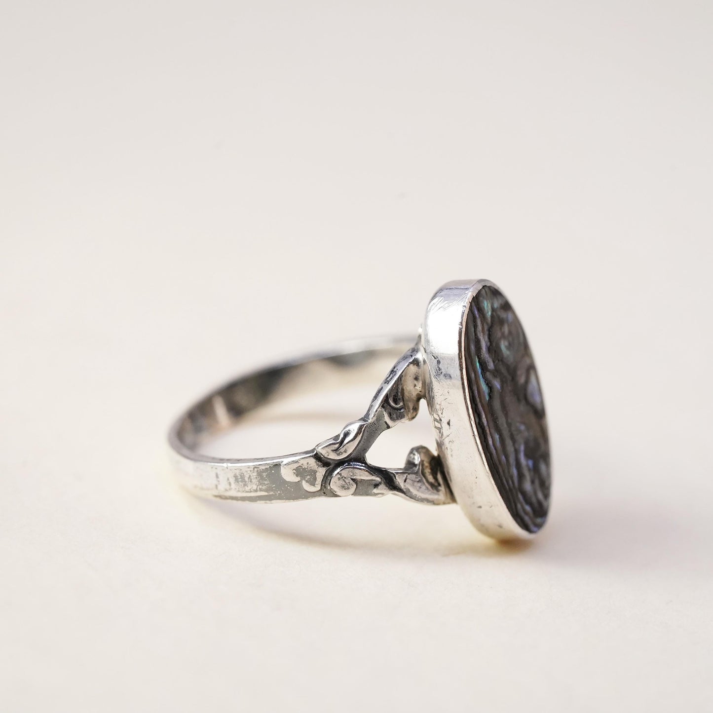 Size 2, Vintage southwestern sterling 925 silver handmade ring w/ oval abalone