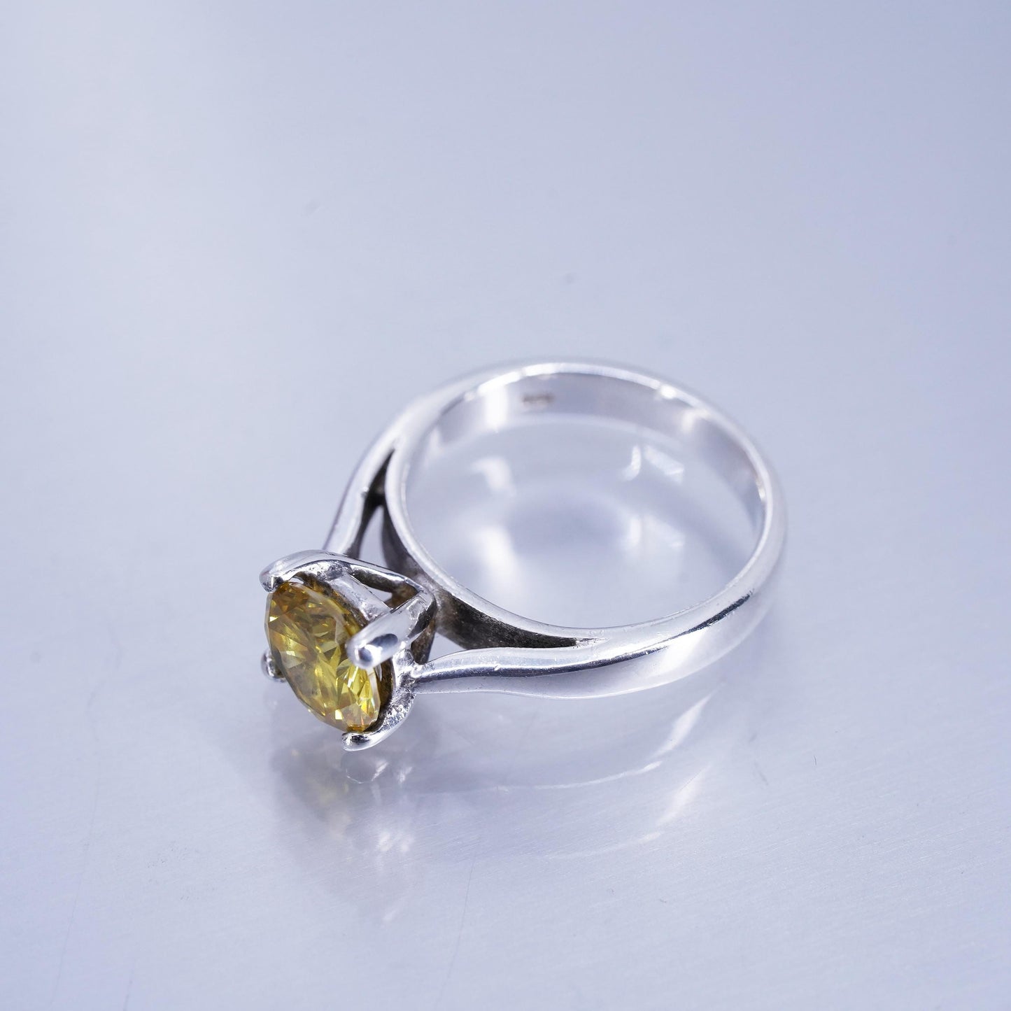Size 6.5, vintage Sterling 925 silver handmade ring with circle citrine