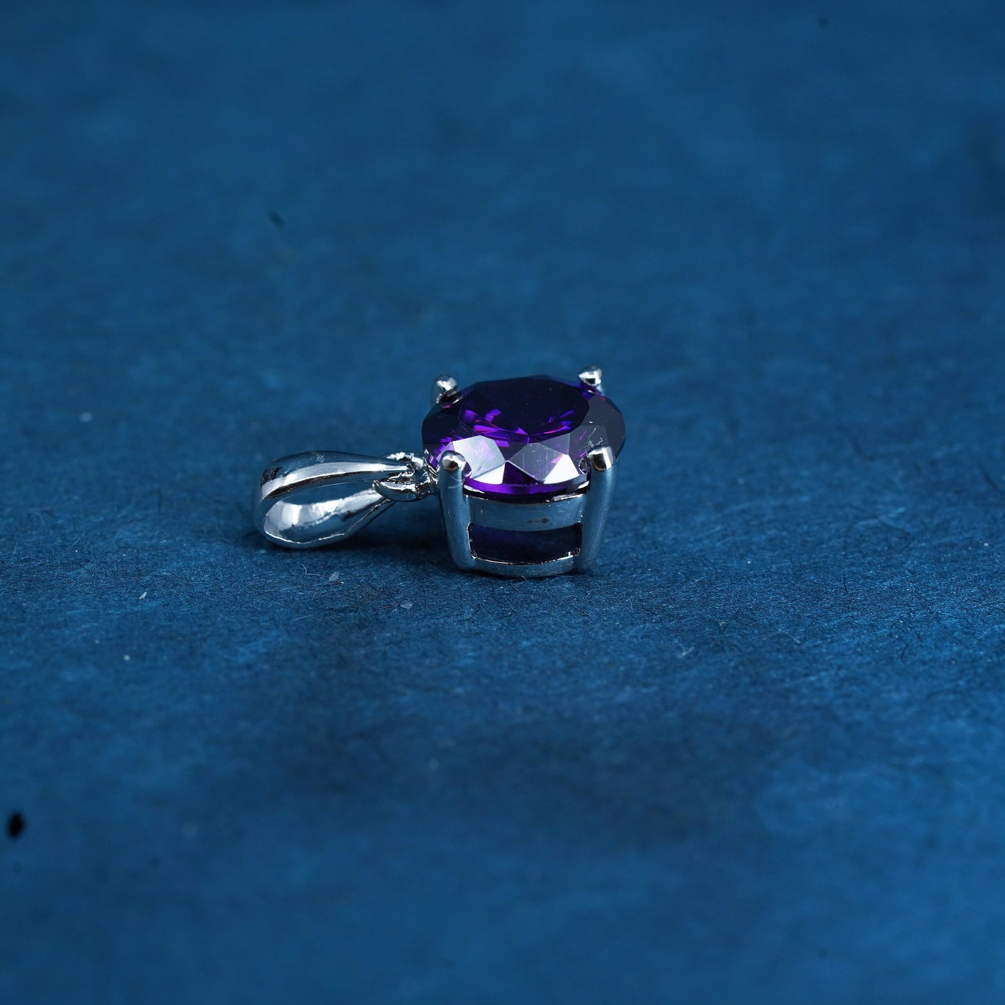 Vintage sterling 925 silver handmade pendant with amethyst