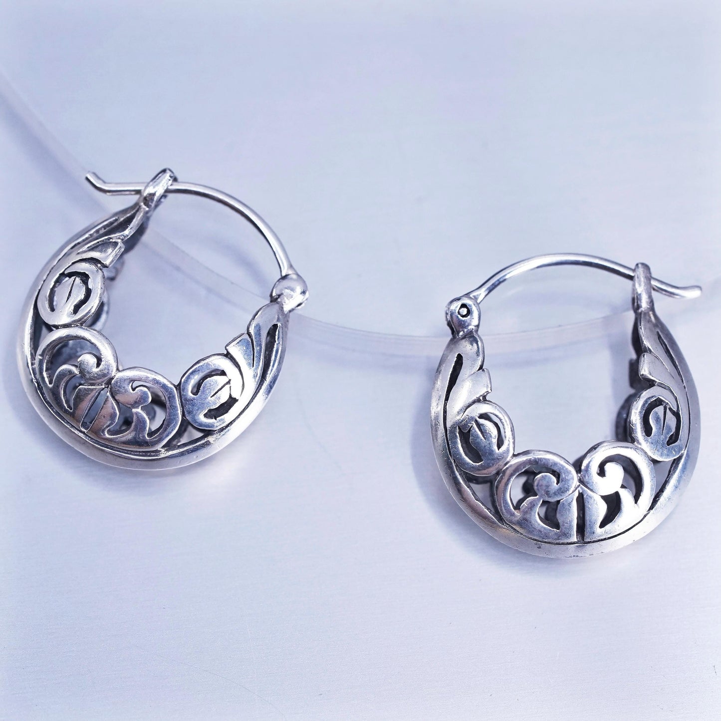 RARE Silpada 925 Sterling Silver Filigree Open Hoop Huggie Post Earrings P1126