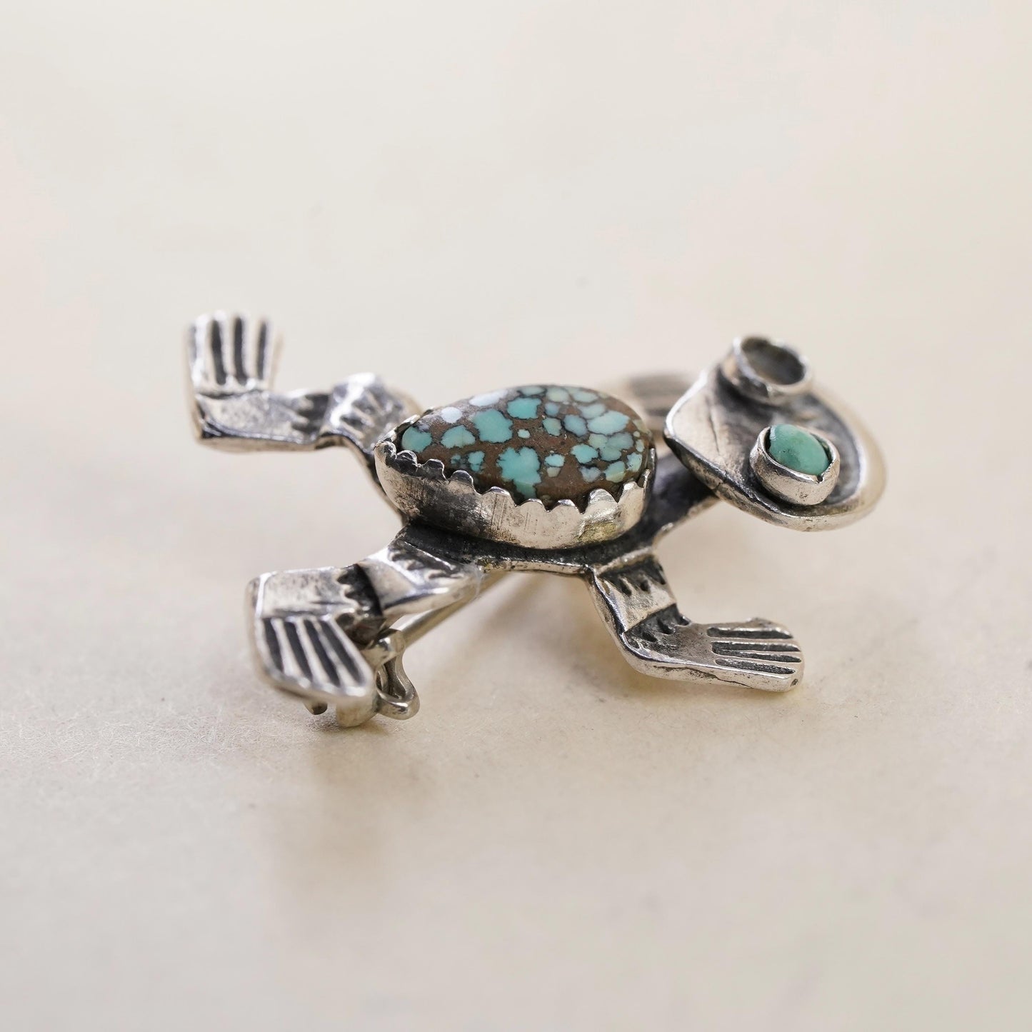 Native American turquoise Frog Brooch Sterling 925 Silver Zuni Figural Frog Pin