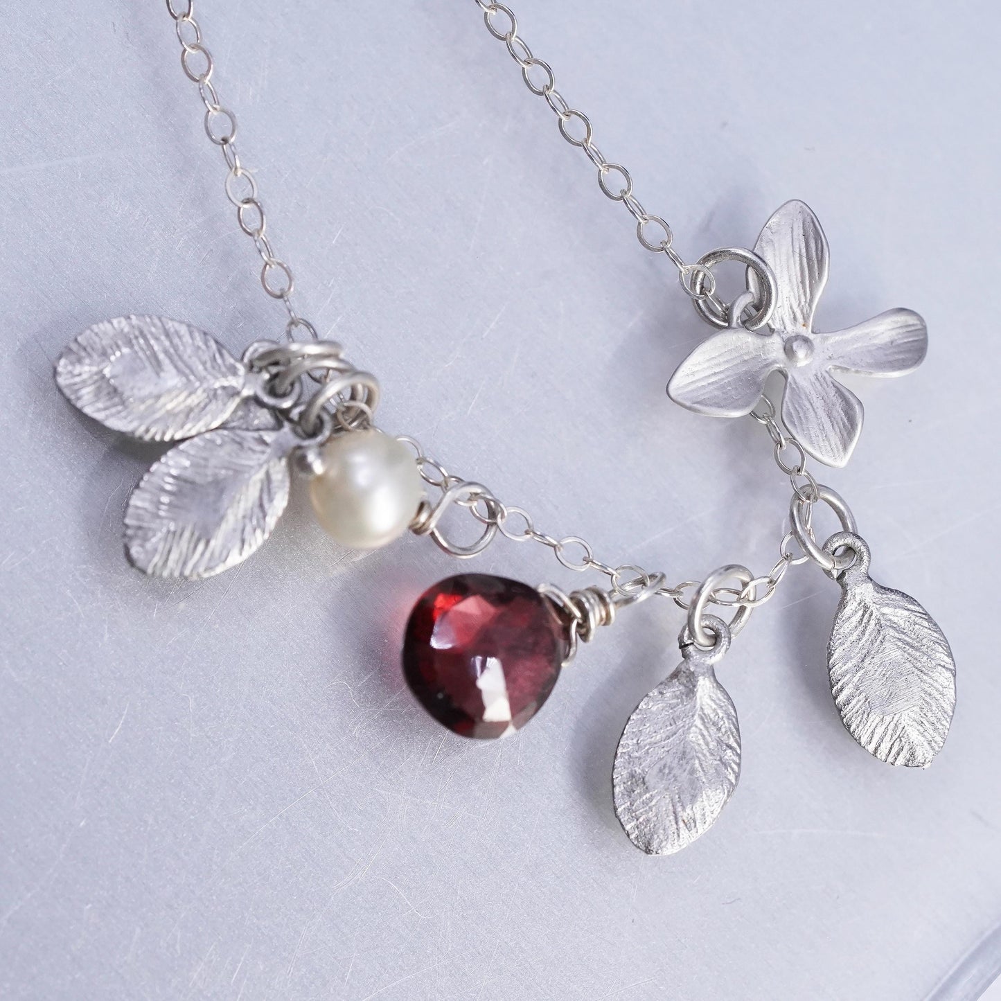 16", 925 Sterling Silver circle necklace flower Name DAACA Tag garnet Pendants