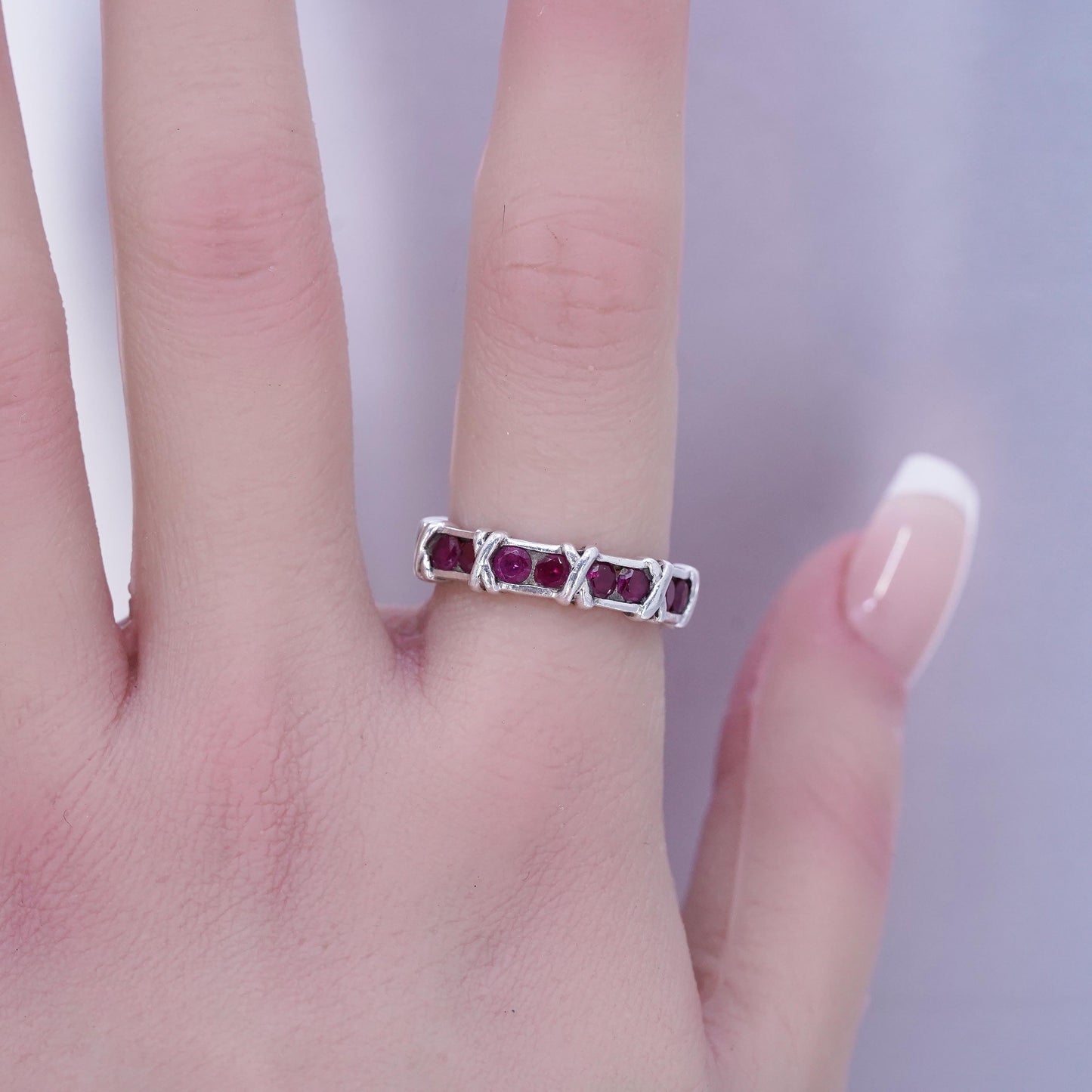 Size 6.25, vintage Sterling 925 silver stackable band ring with cluster ruby