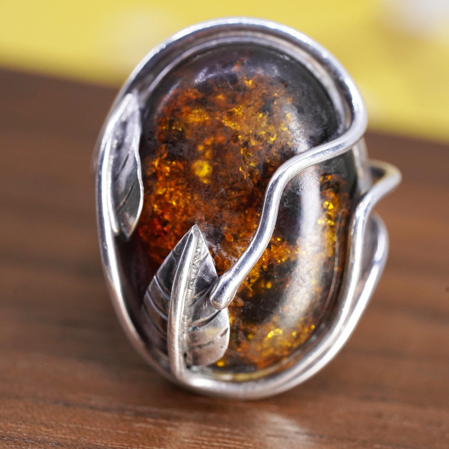 Size 7.5, vintage Sterling 925 silver statement wired ring oval Amber leaves