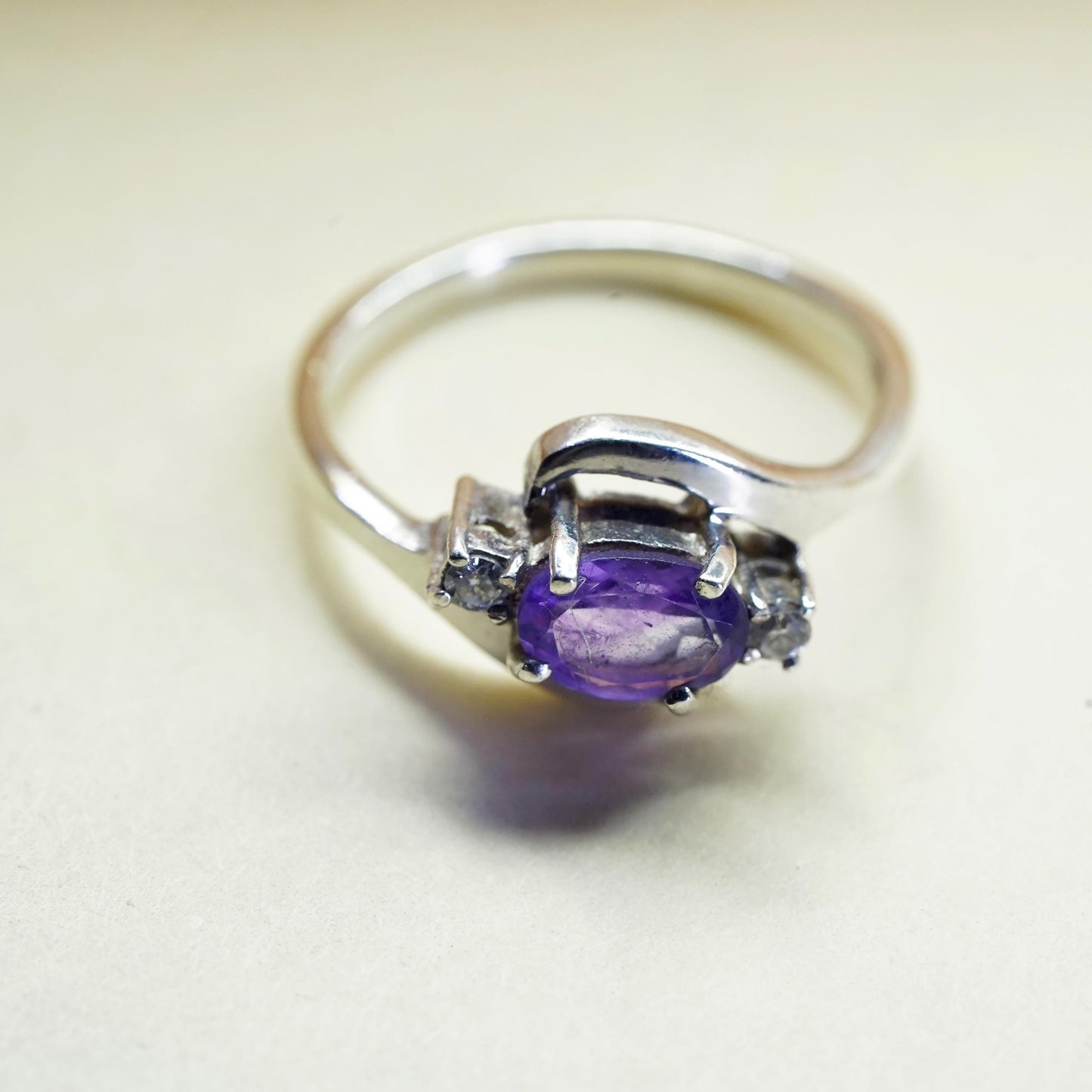 Size 7, vintage Sterling 925 silver ring with amethyst
