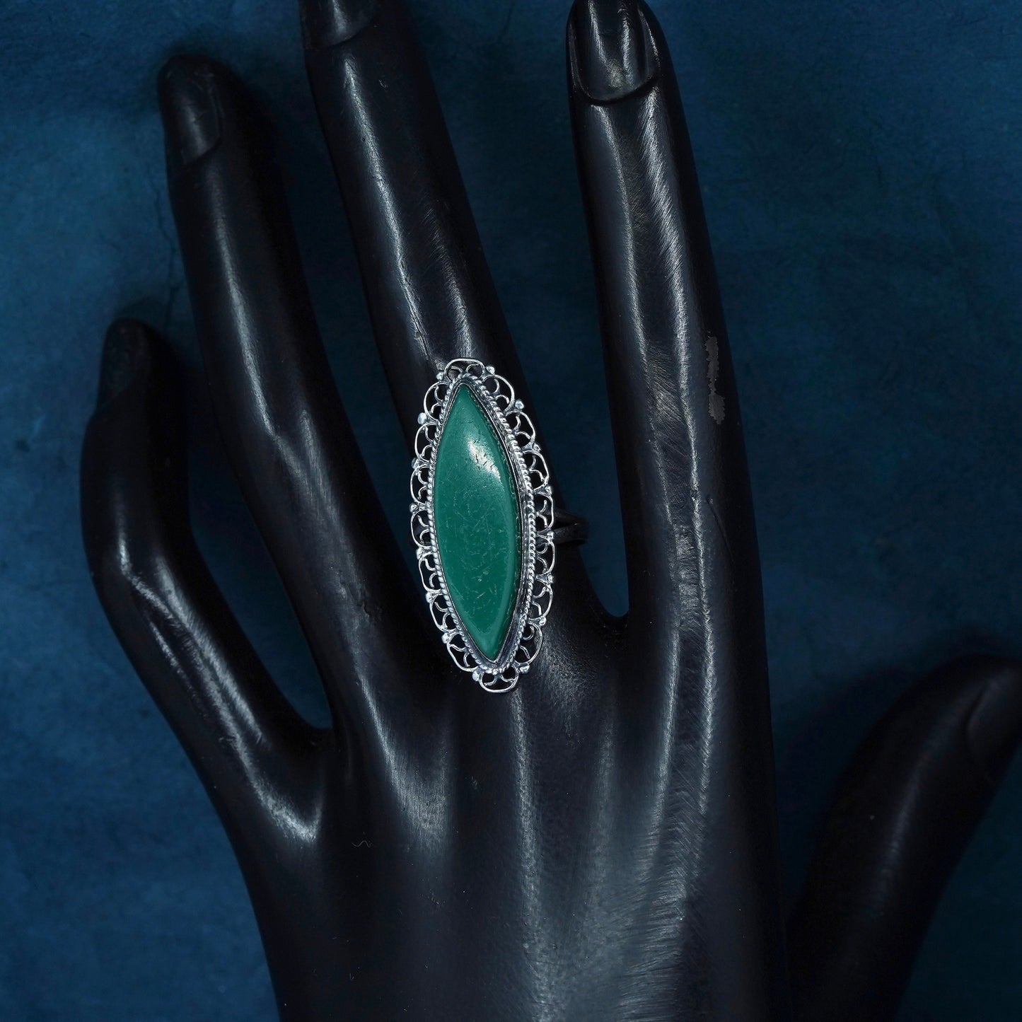 Size 7.75, vintage Mexican sterling 925 silver handmade ring with jade