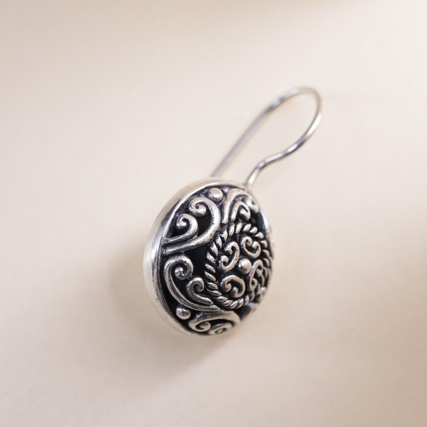Vintage southwestern Sterling silver dangle, filigree 925 circle single earring