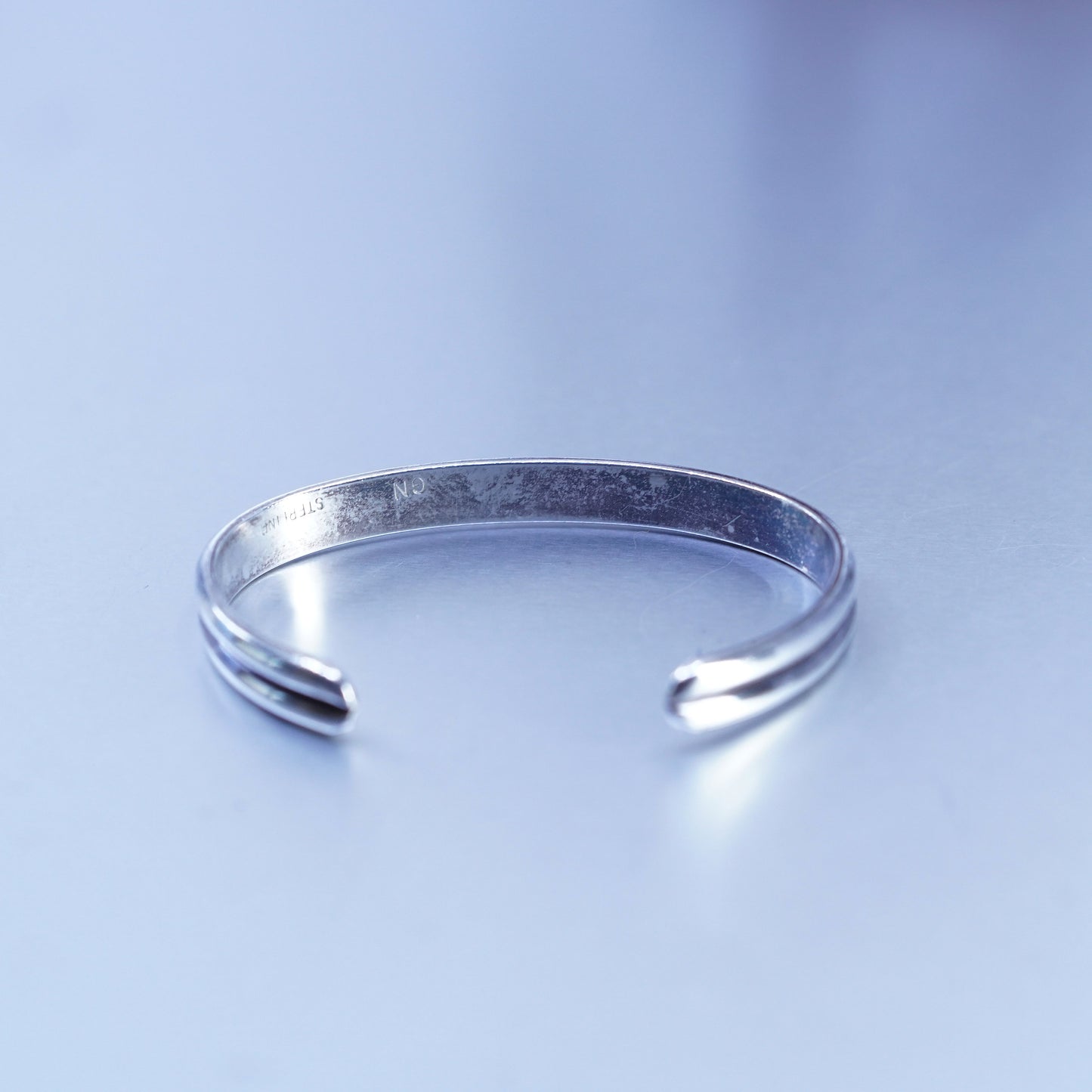 5.25”, Native American Gary Nez Sterling 925 silver bracelet, ribbed cable cuff