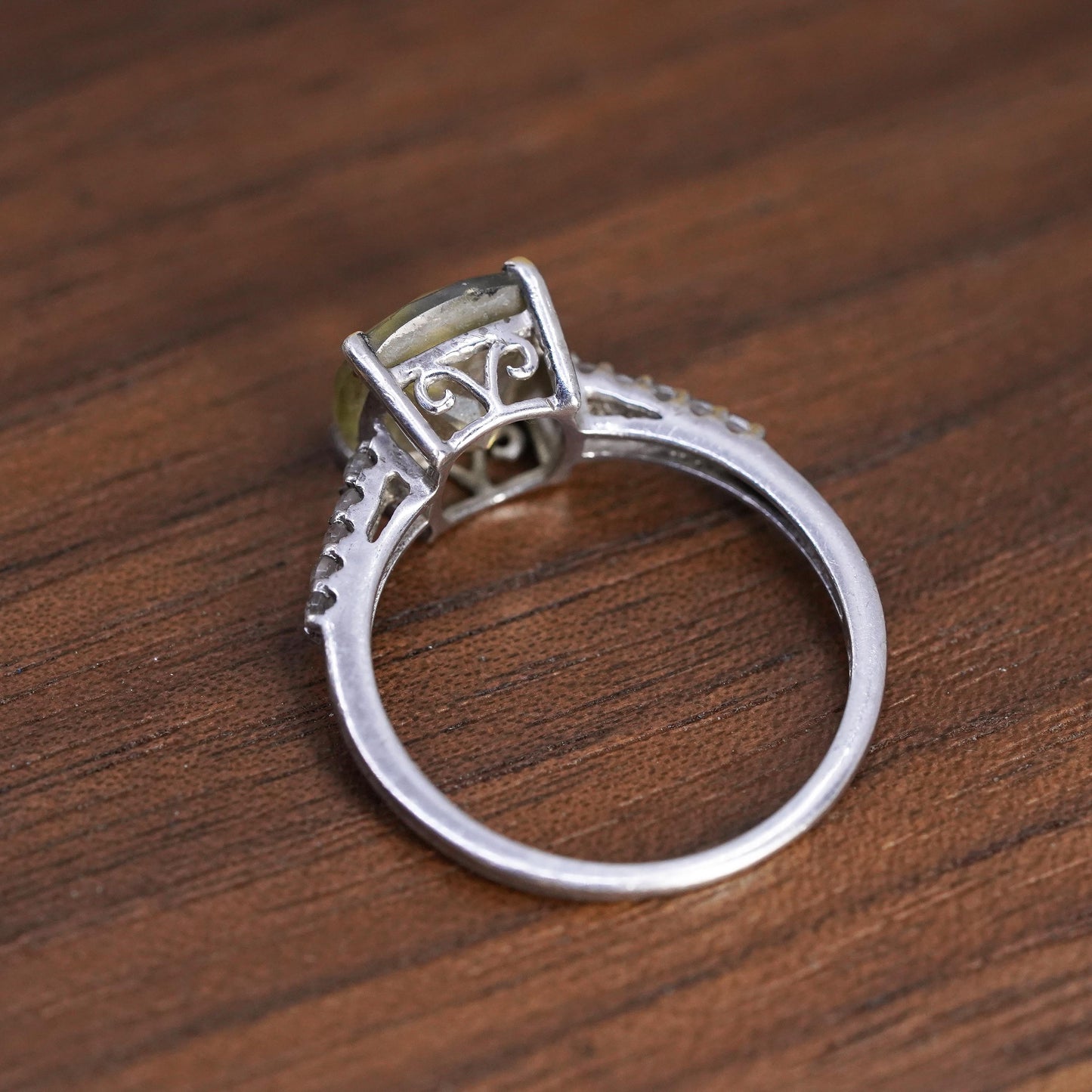 size 7.25, vintage Sterling 925 silver handmade ring, stackable band w/ peridot