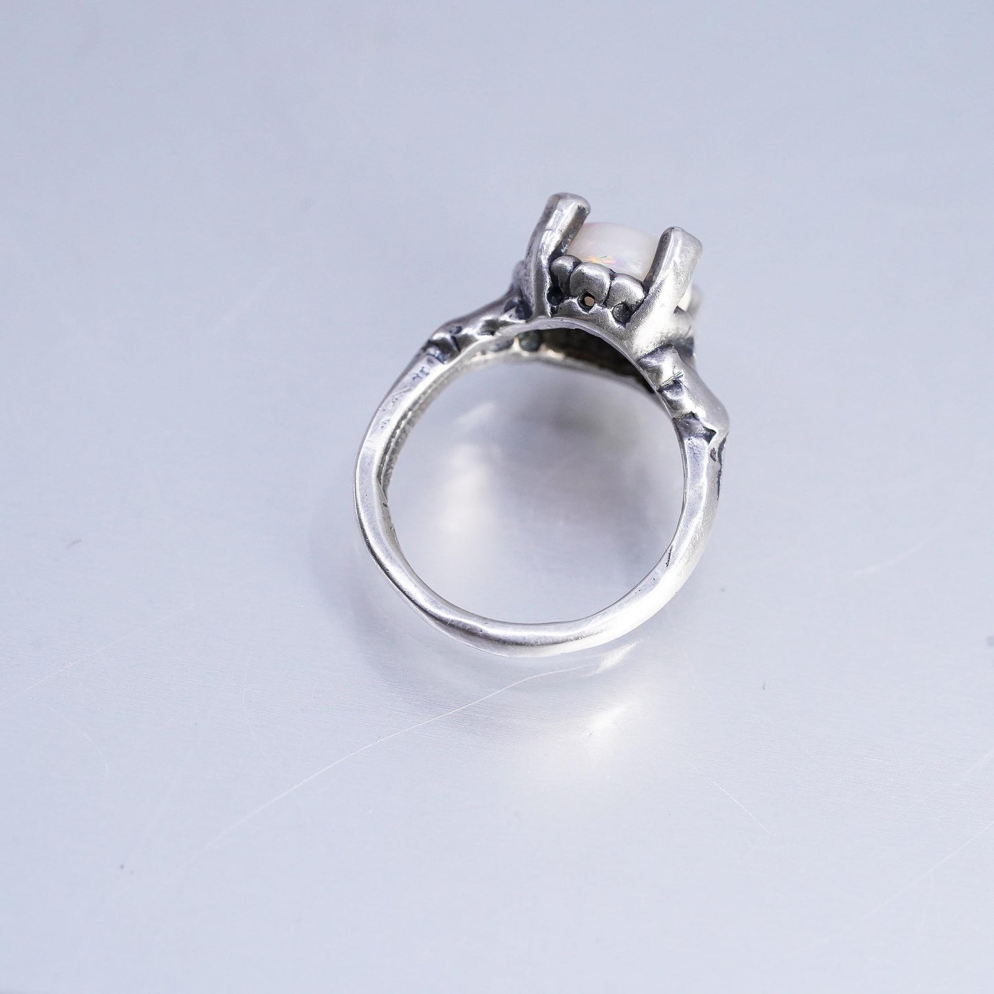 Size 3.25, vintage southwestern Sterling 925 silver handmade ring with opal