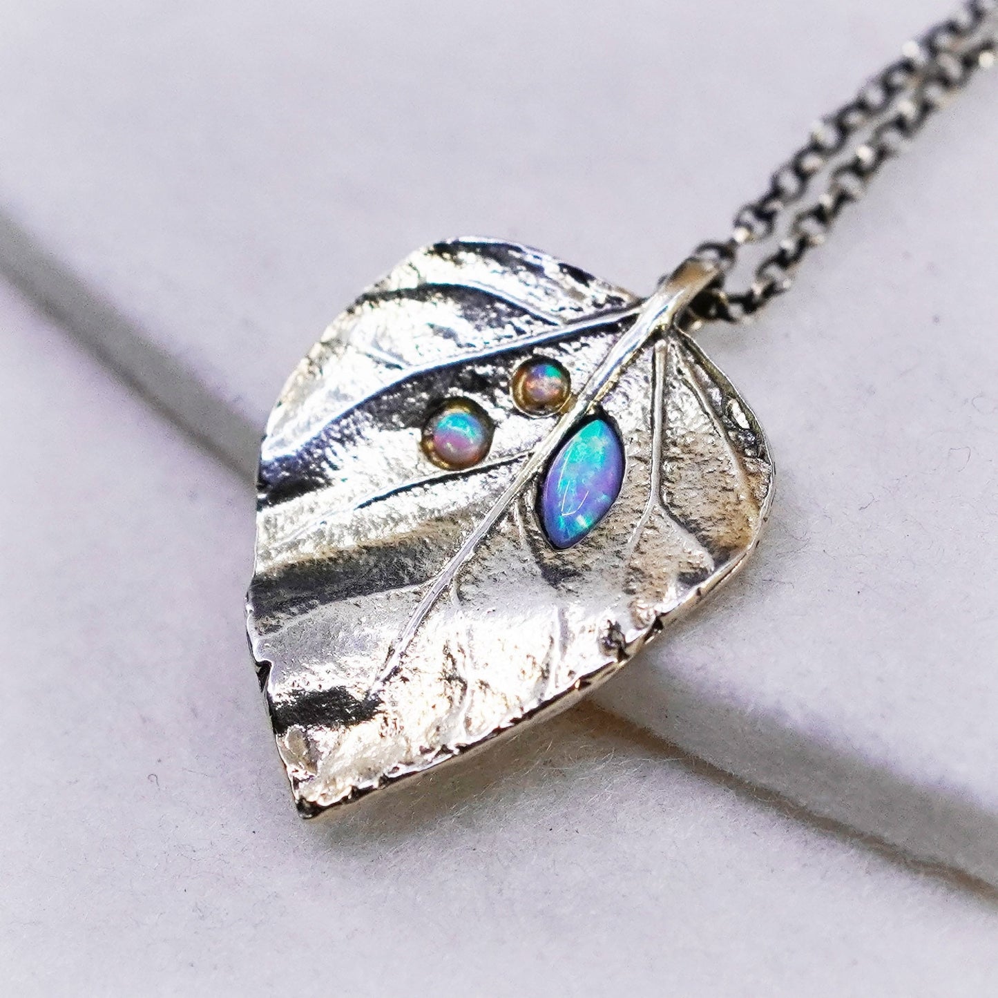 17”, Israel vermeil gold over Sterling 925 silver necklace leaf pendant opal