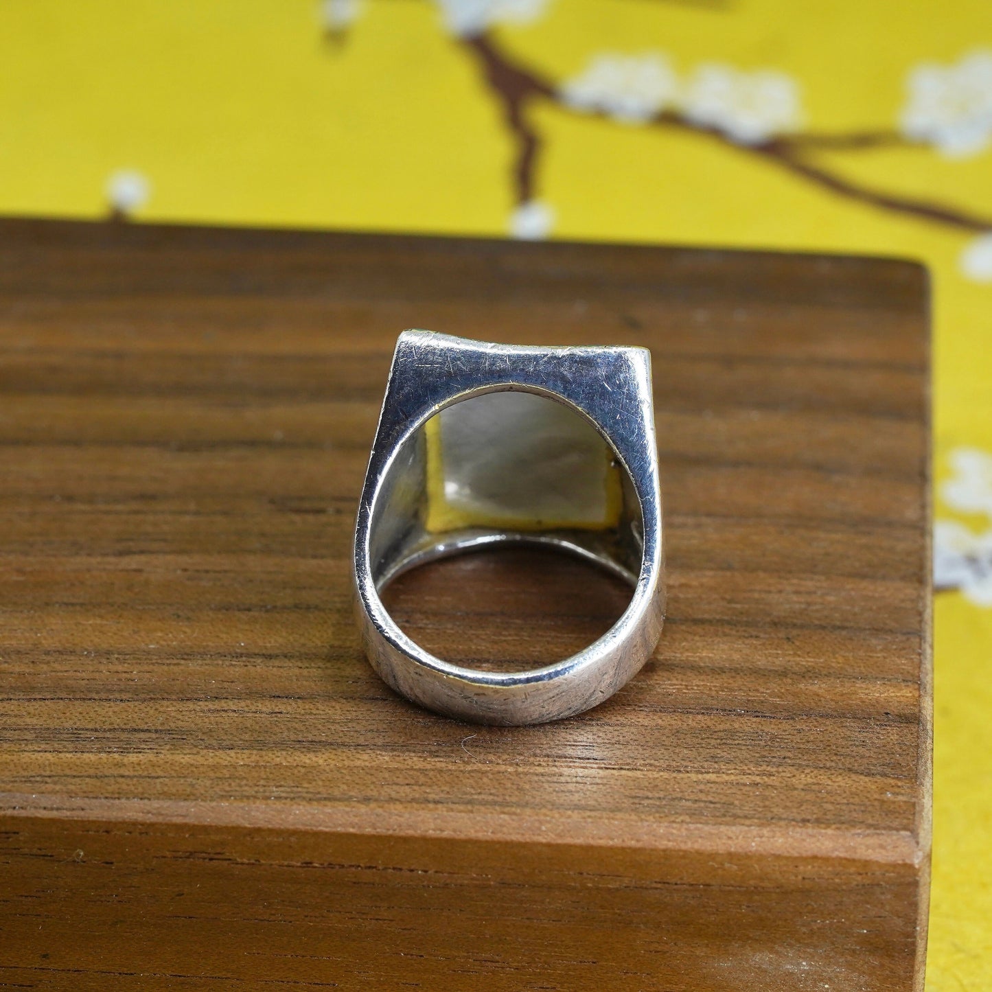 Size 7.5, Sterling silver ring, southwestern style, 925 band mother of pearl
