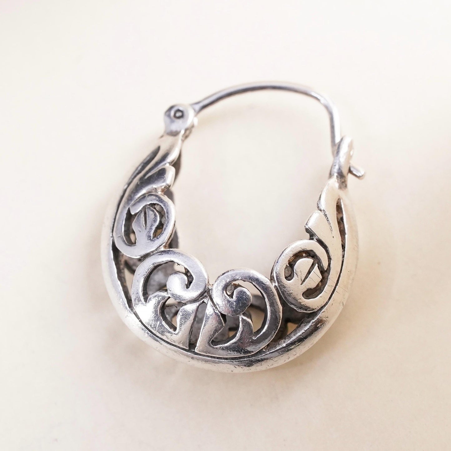 Silpada 925 Sterling Silver Filigree Open Hoop Huggie Post Single earring P1126