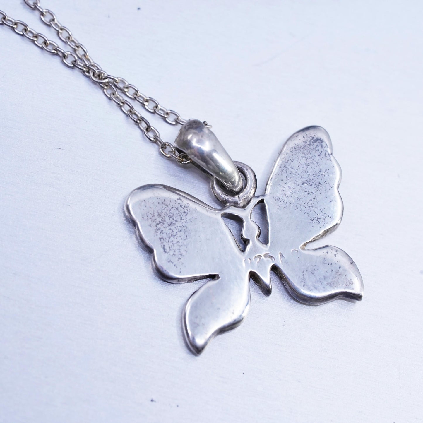 18", Sterling 925 silver circle necklace mother of pearl butterfly pendant