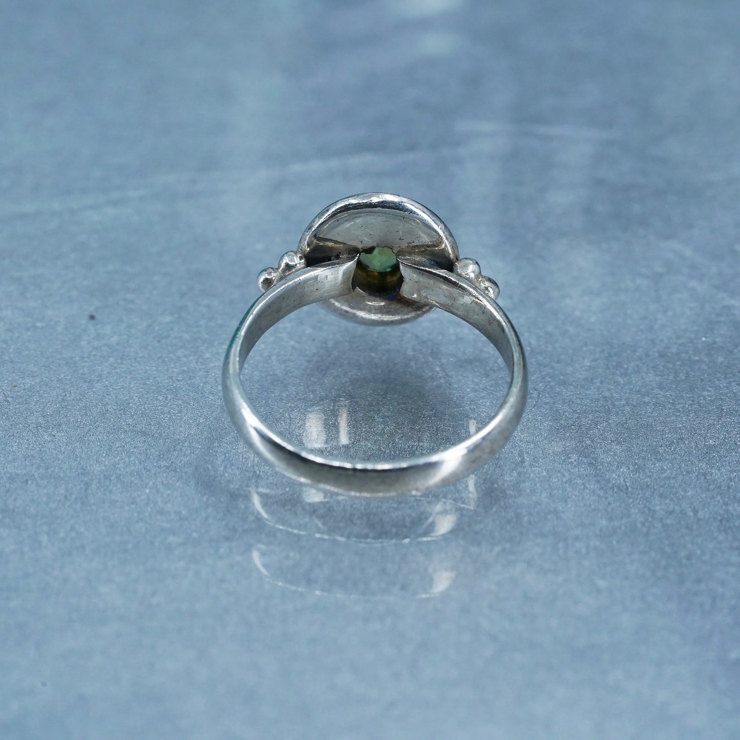 Size 7, vintage Sterling 925 silver handmade ring with peridot