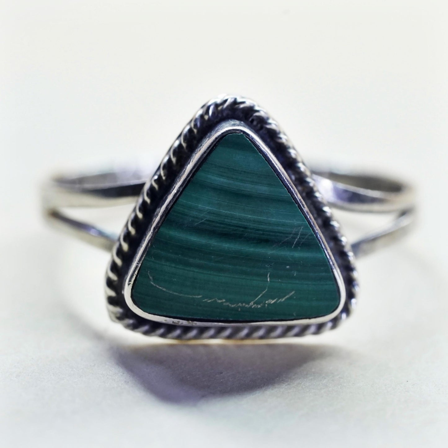 Size 6, Mexican Sterling 925 silver triangular ring with malachite and cable