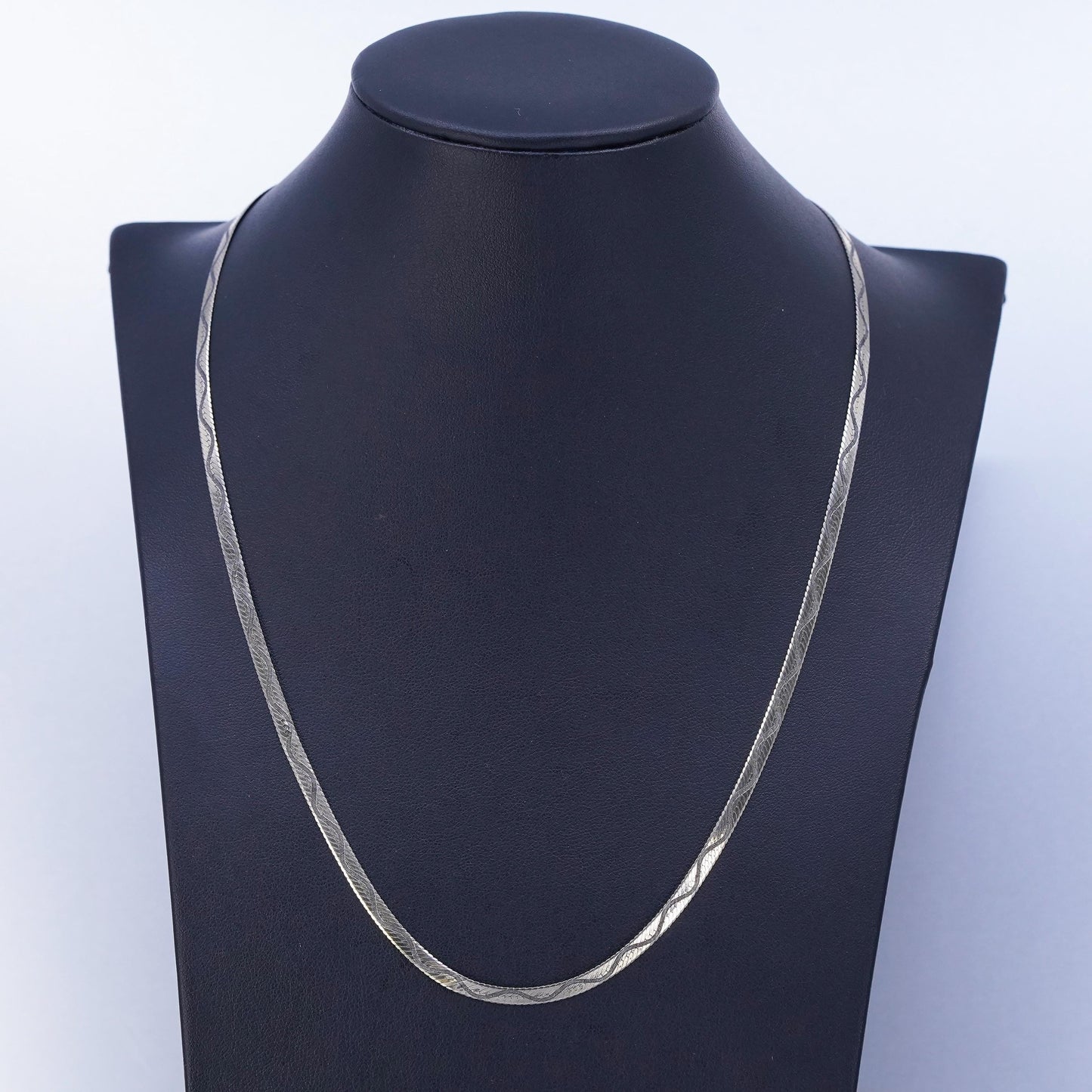 20”, vintage Italian Sterling 925 silver textured herringbone chain necklace