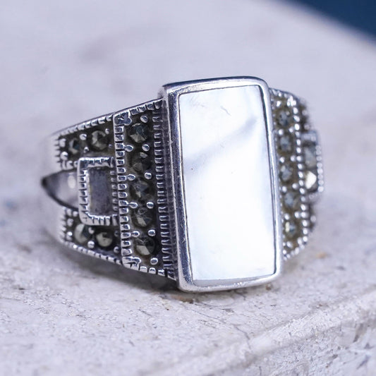 Size 4.5, vintage sterling 925 silver handmade ring mother of pearl marcasite