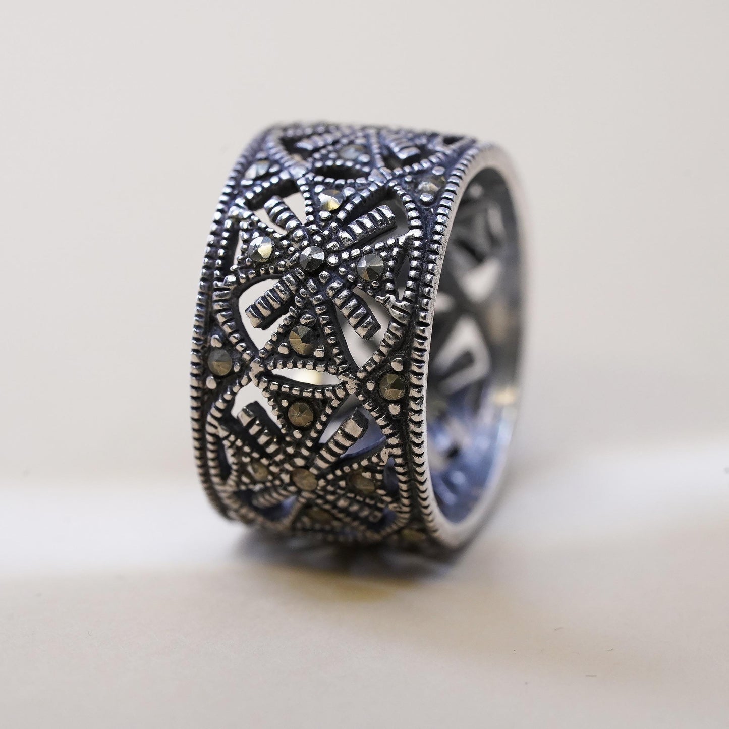Size 8.5, VTG Sterling silver ring, 925 filigree cross band cluster Marcasite