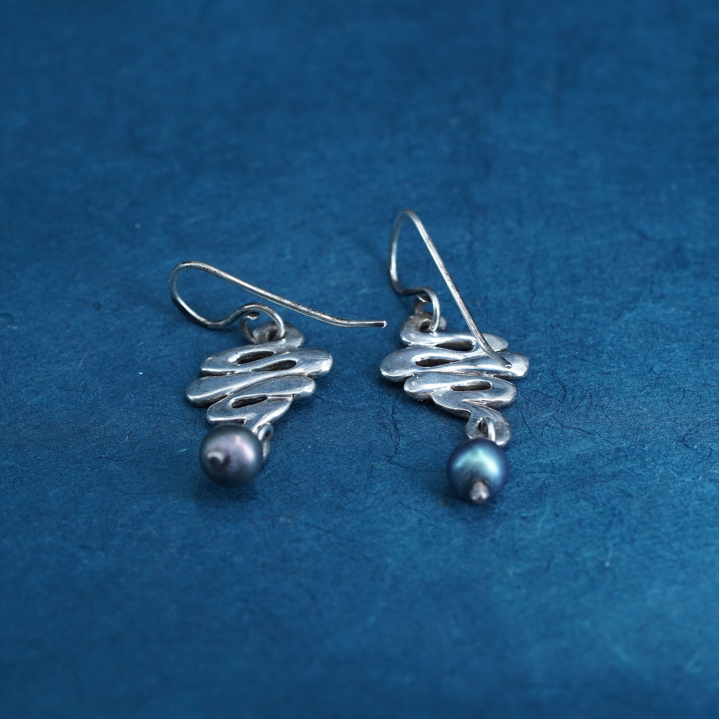 vintage Sterling silver handmade earrings, 925 tornado with black pearl