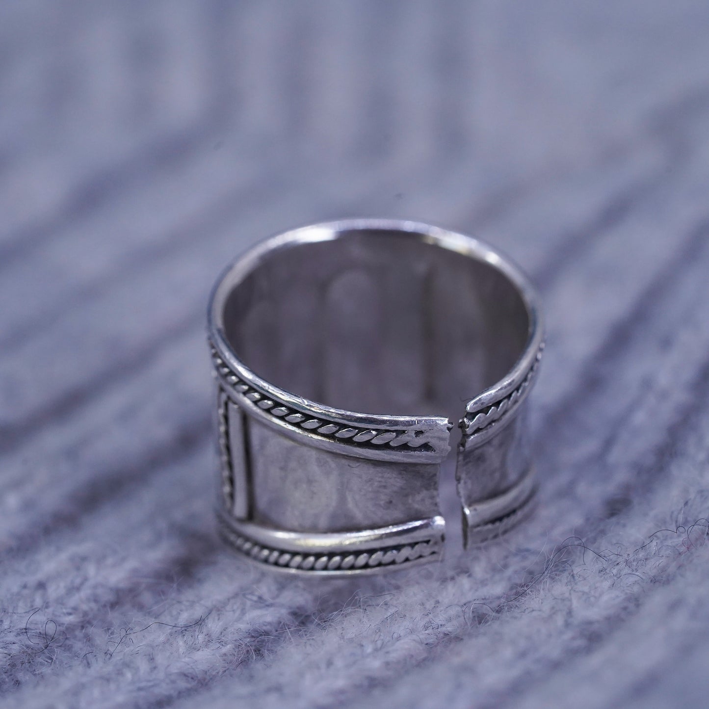 Size 5.5, vintage Sterling silver handmade ring, 925 wide swirly sprial band
