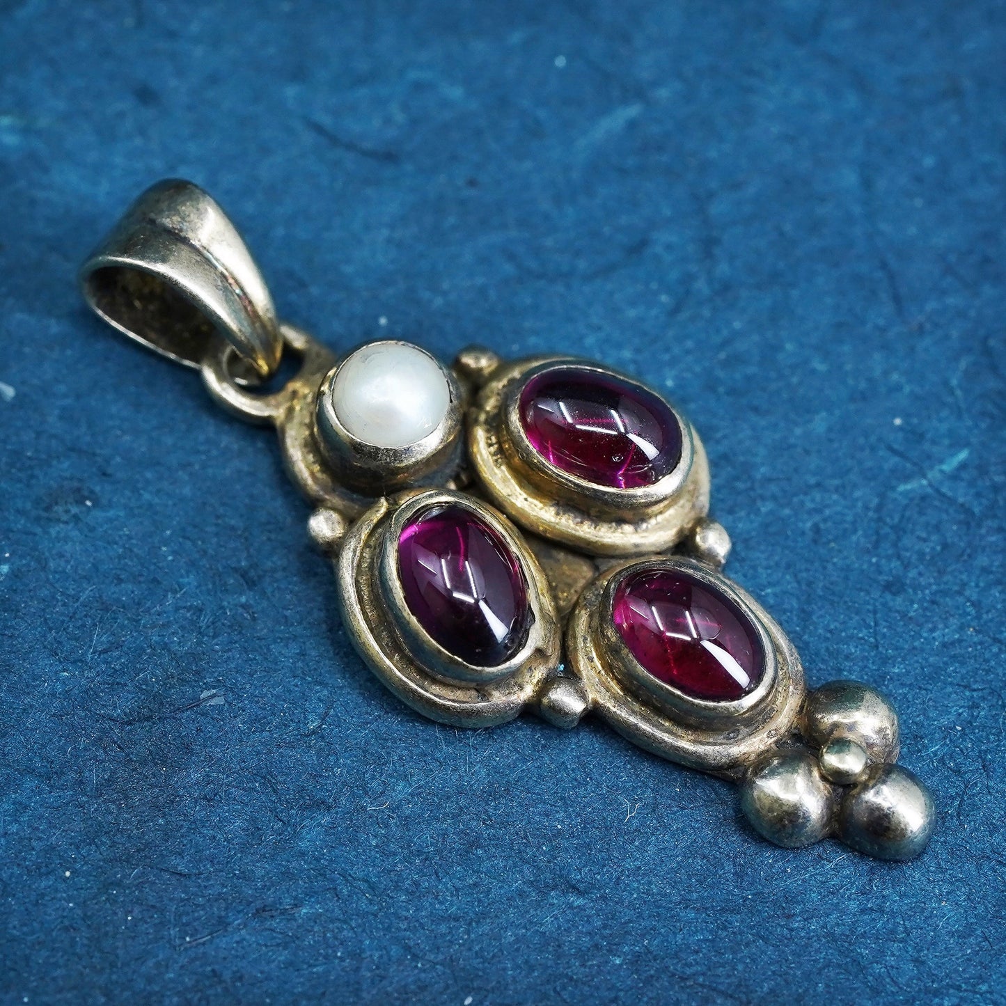 Vintage Sterling 925 silver handmade pendant with garnet and pearl