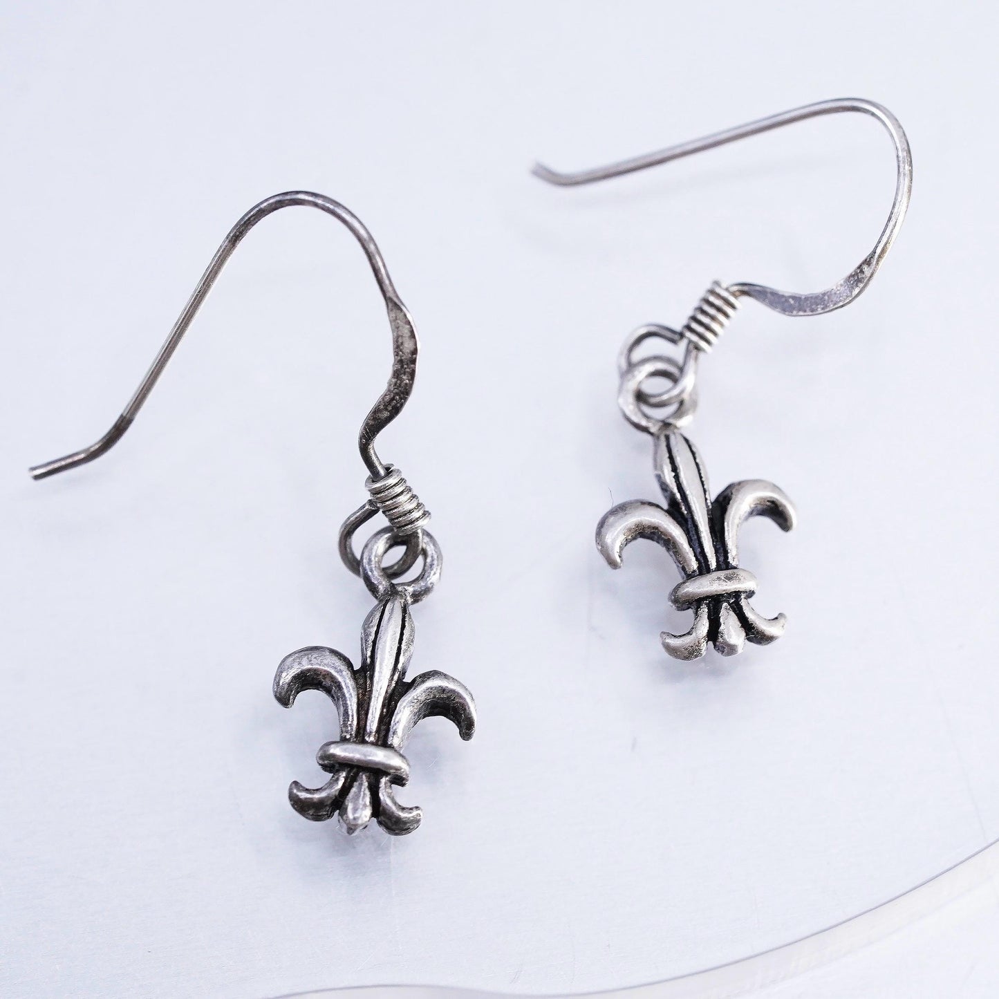 VTG Sterling Silver Fleur de Lis Earrings, French Lily Drops, Heraldic Jewelry