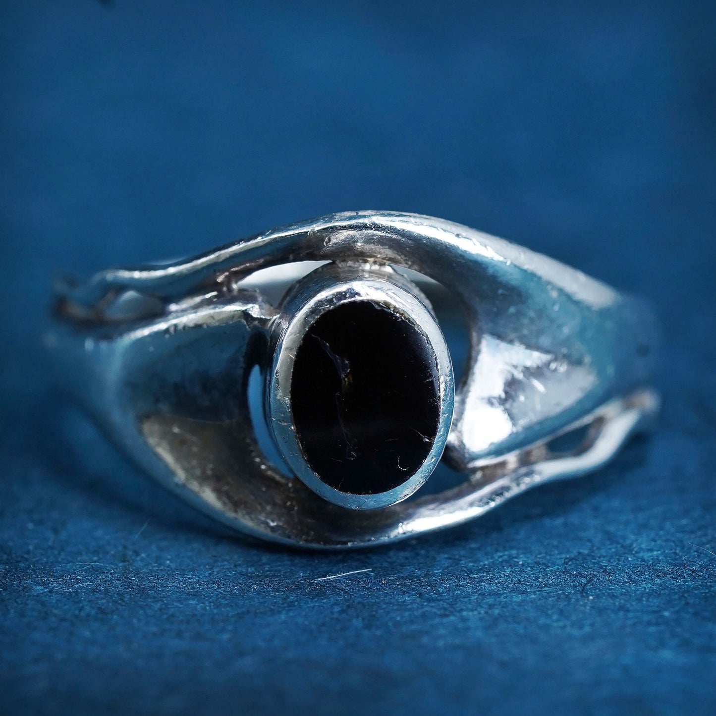 Size 8.75, vintage Sterling 925 silver handmade ring with black onyx
