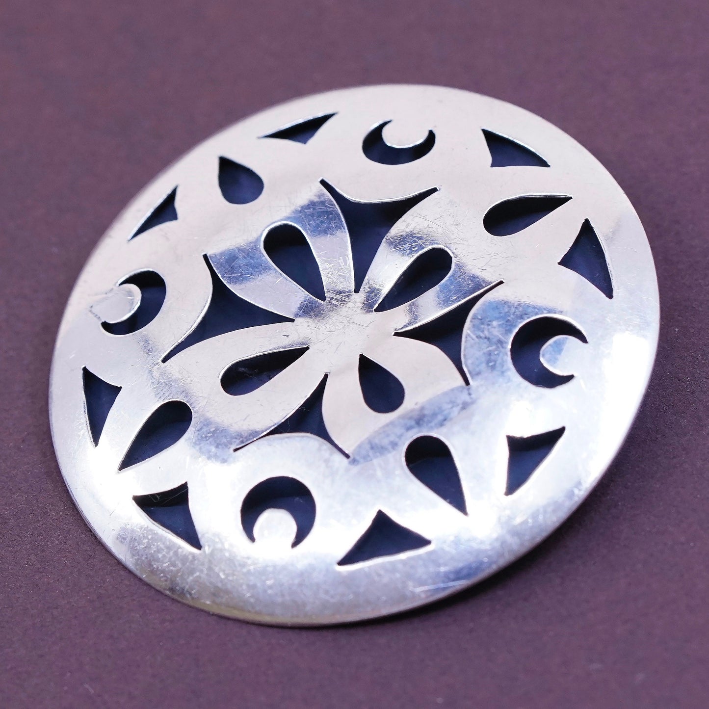Vintage handmade sterling 925 silver circle brooch, stamped Mexico 925 TA-143
