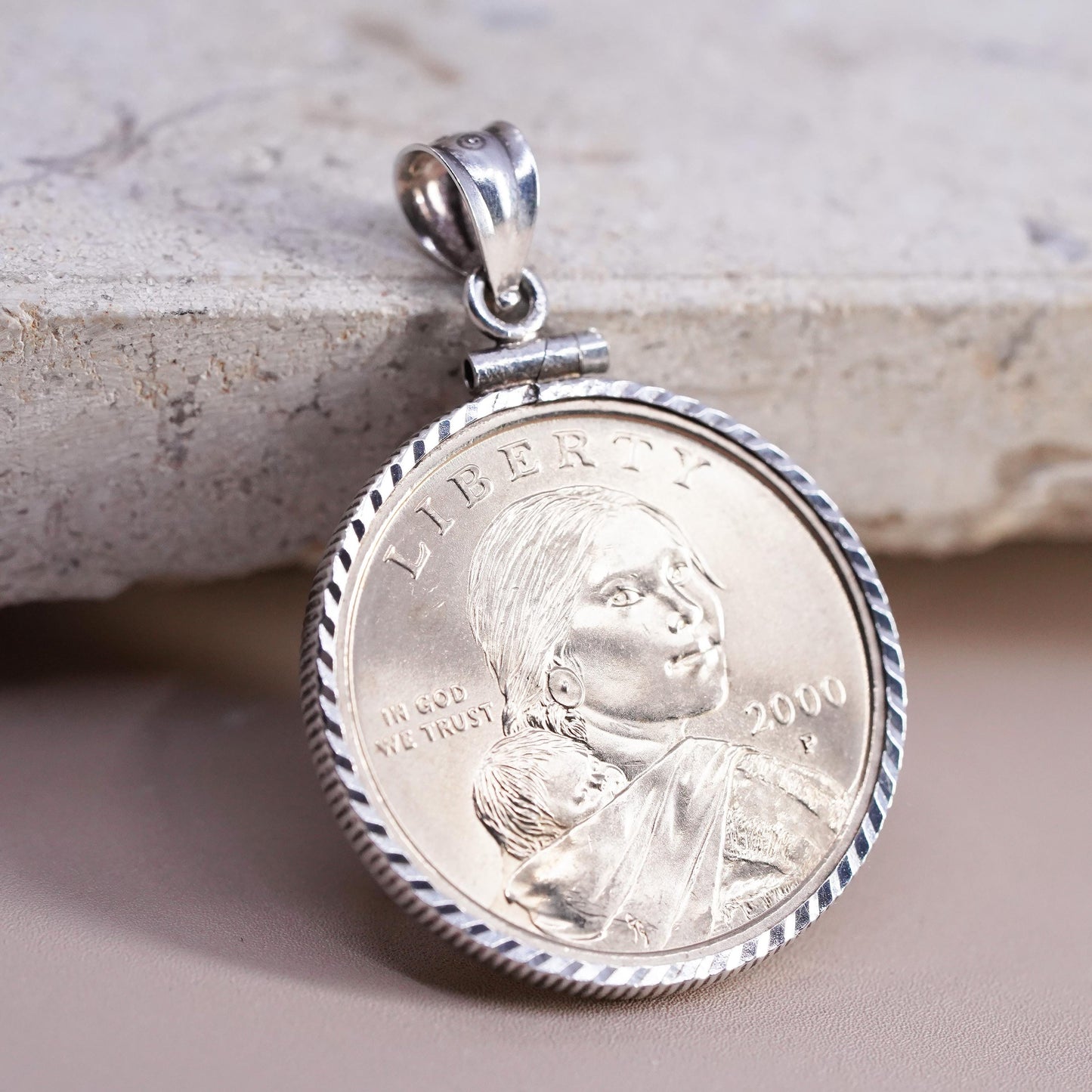 Rare 2000 P Sacagawea One Dollar Coin in Sterling 925 silver pendant case