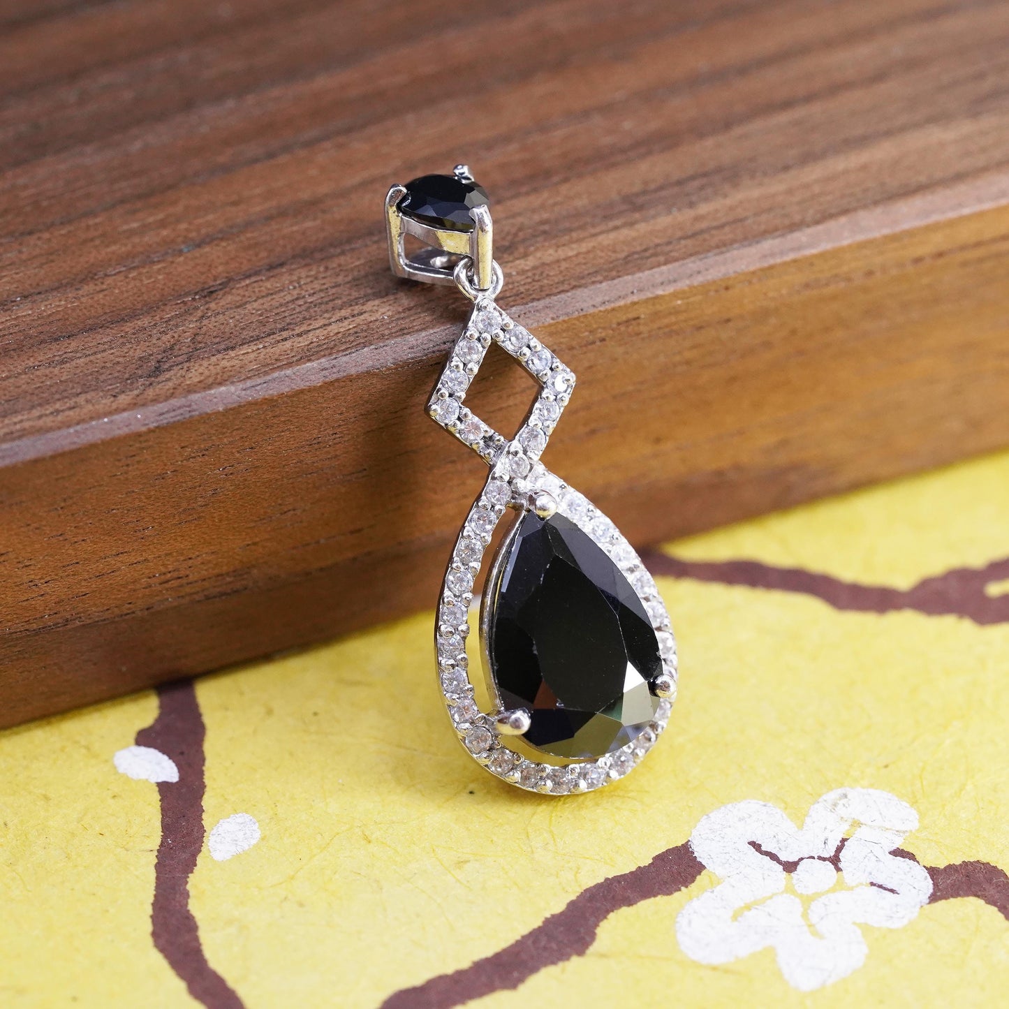 Vintage Sterling Silver 925 teardrop pendant with hematite and cluster cz