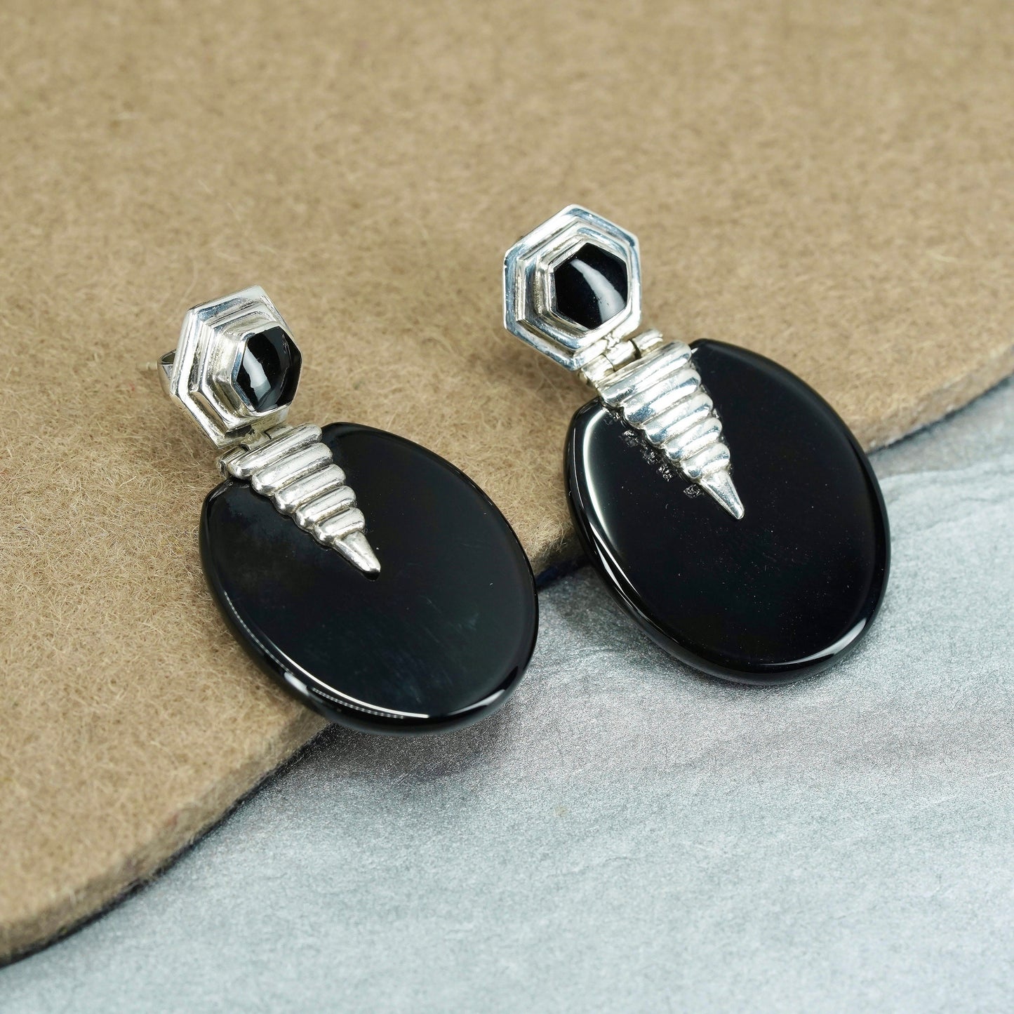 Vintage southwestern Sterling 925 silver handmade oval earrings with black onyx