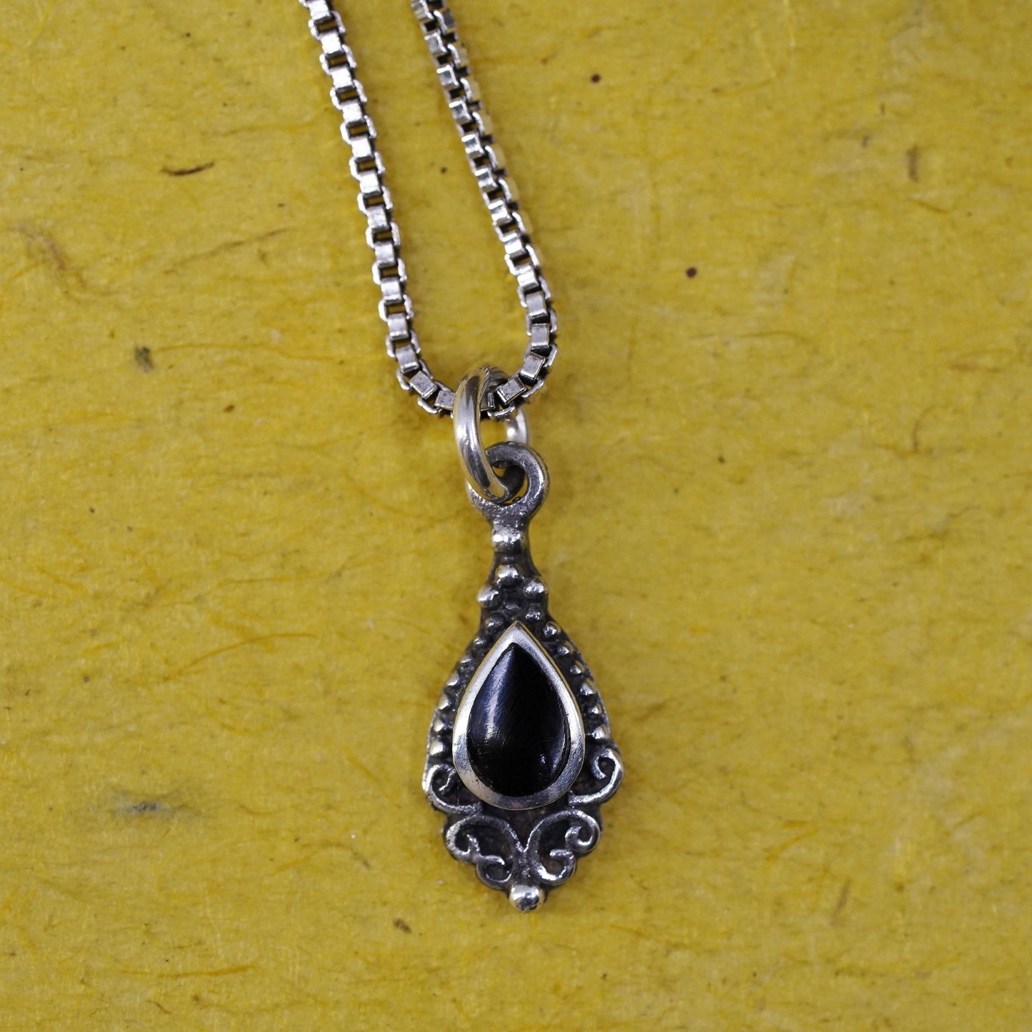 16", vintage Sterling 925 silver box chain necklace with teardrop onyx pendant