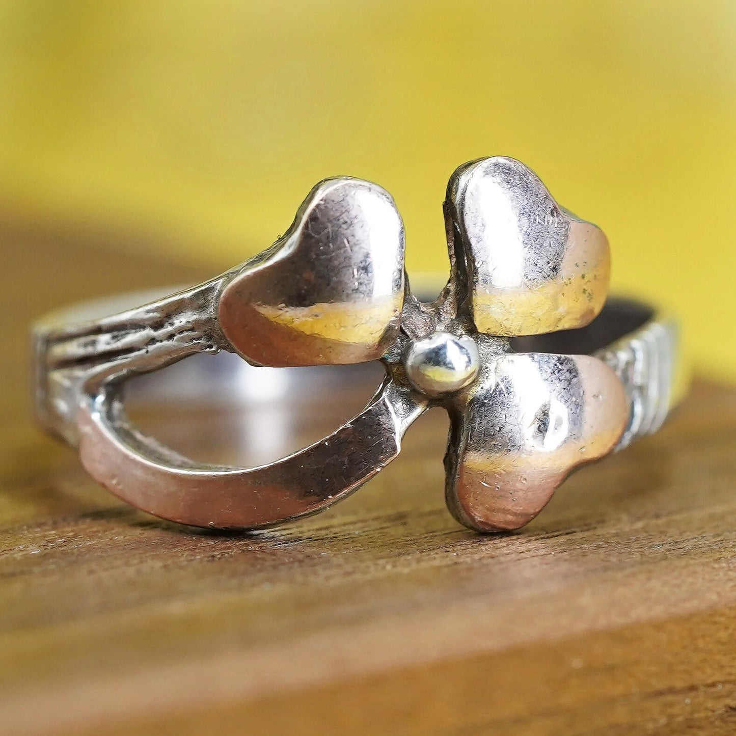 Size 8.5, vintage Sterling 925 silver brass clover flower ring