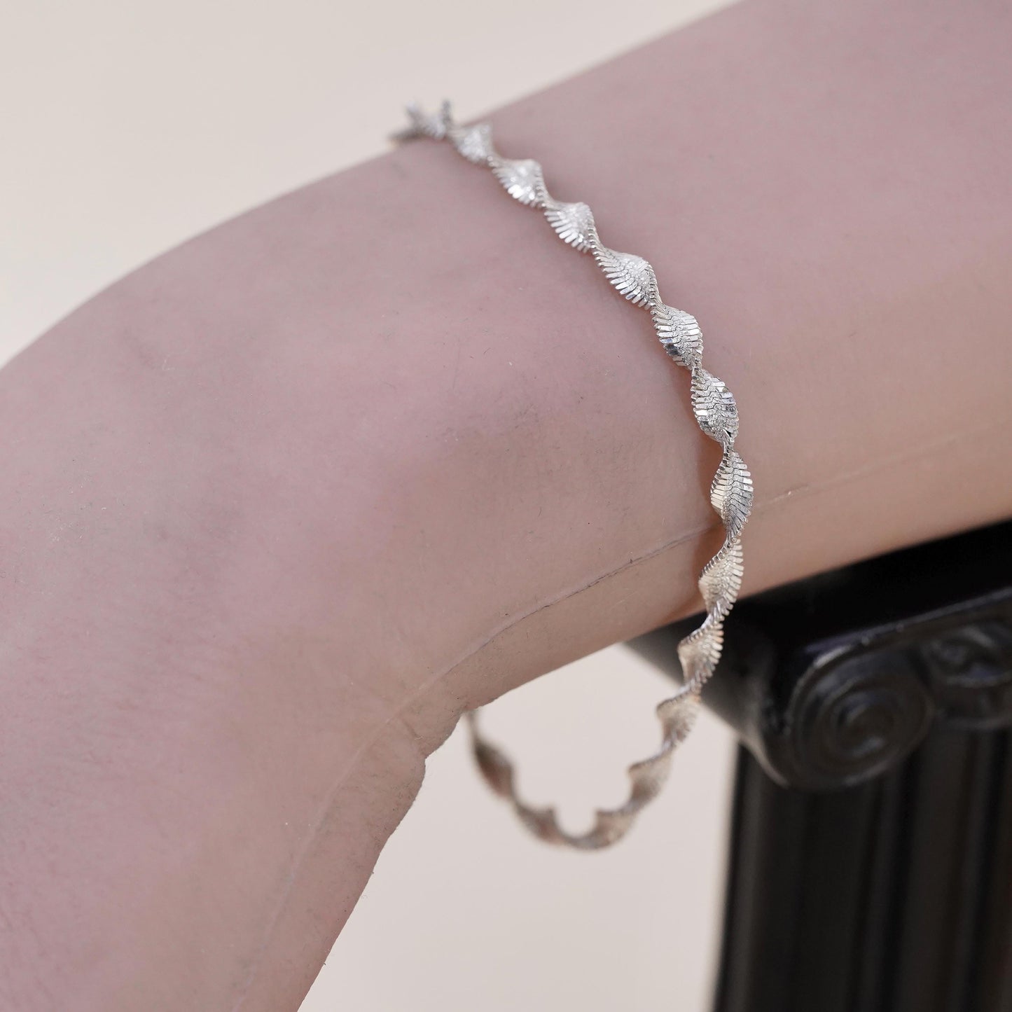 7.75", 4mm, Vintage sterling silver bracelet, 925 twisted herringbone chain
