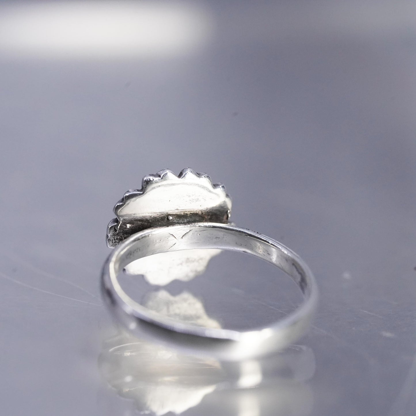 Size 2.5, vintage southwestern Sterling 925 silver ring, sunflower flower band
