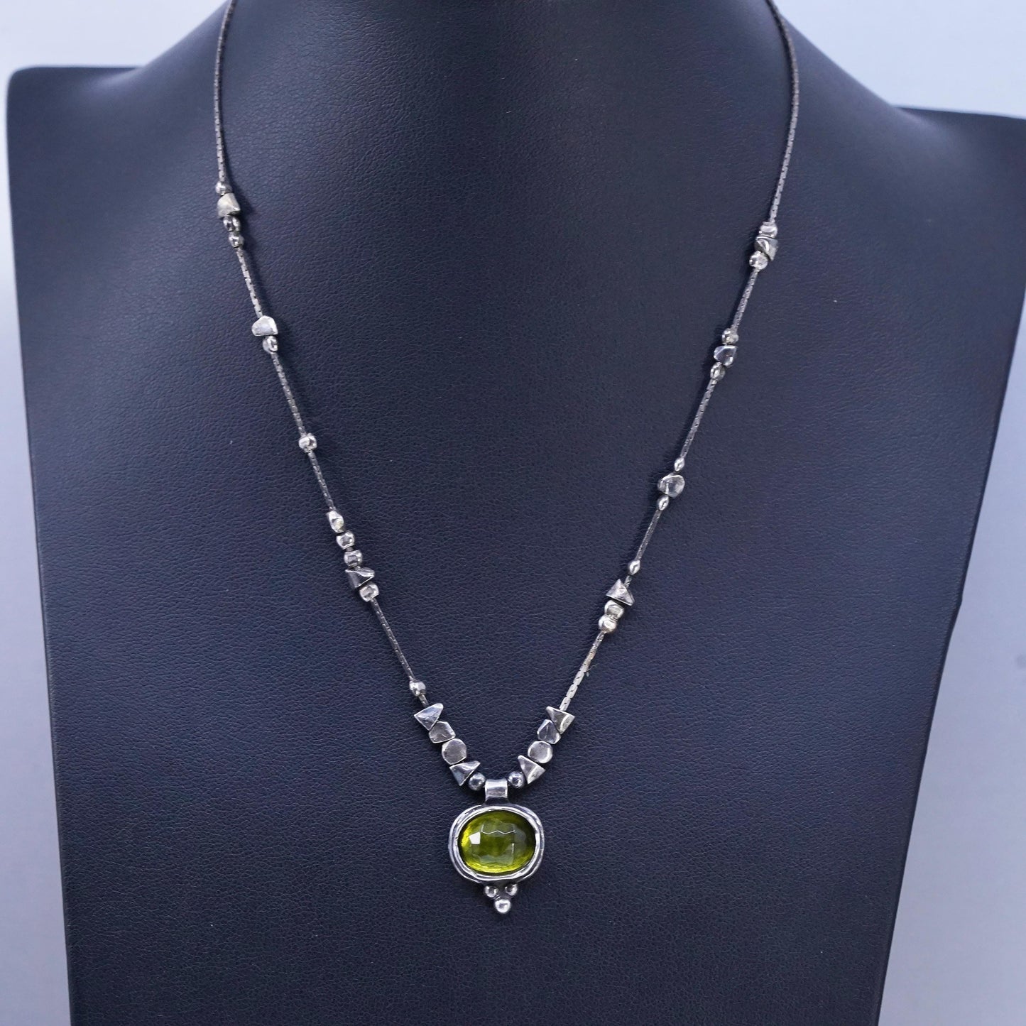 16”, Silpada Artisan 925 Sterling 925 Silver and Green Glass Pendant Necklace