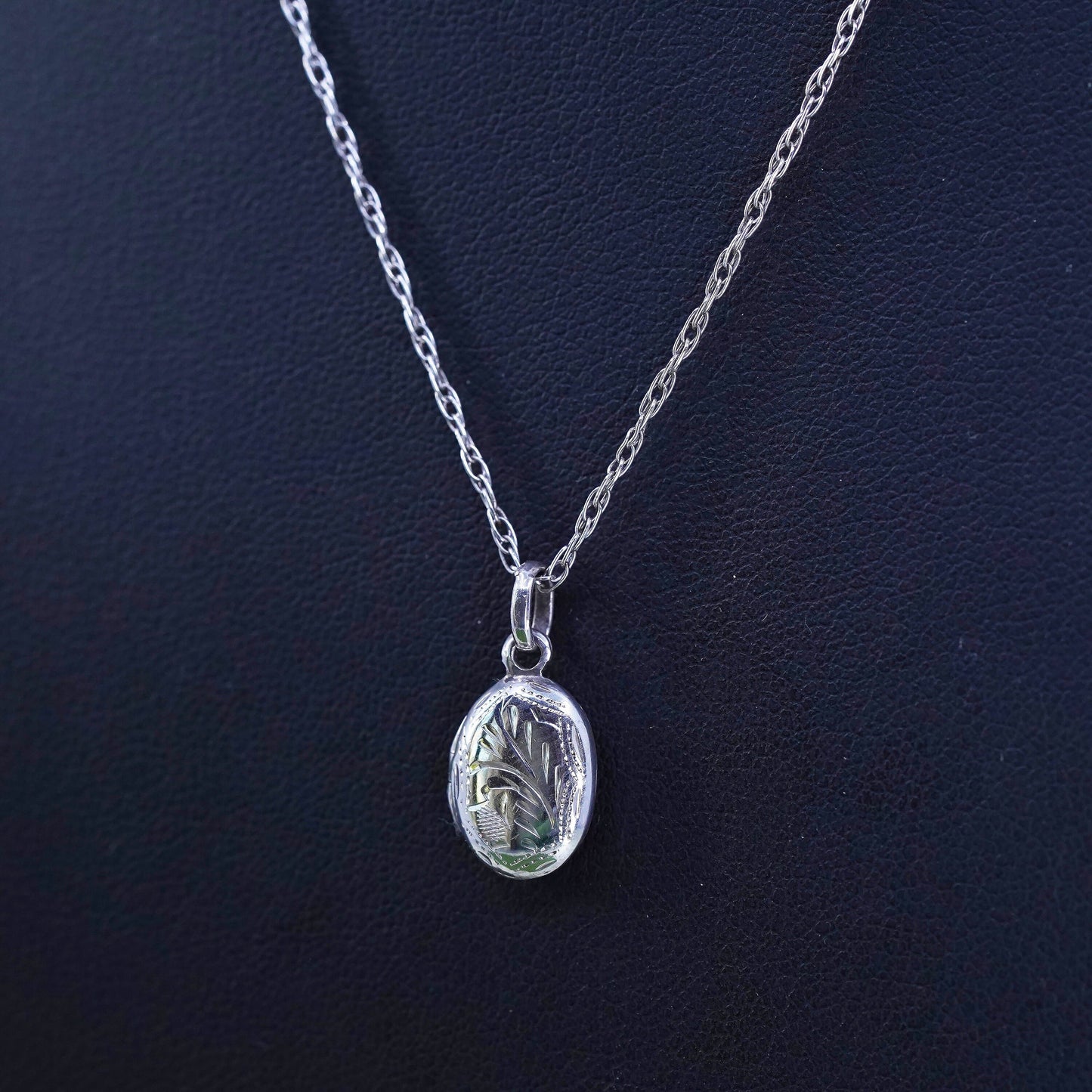 17”, sterling silver necklace, 925 Singapore rope chain oval lock pendant