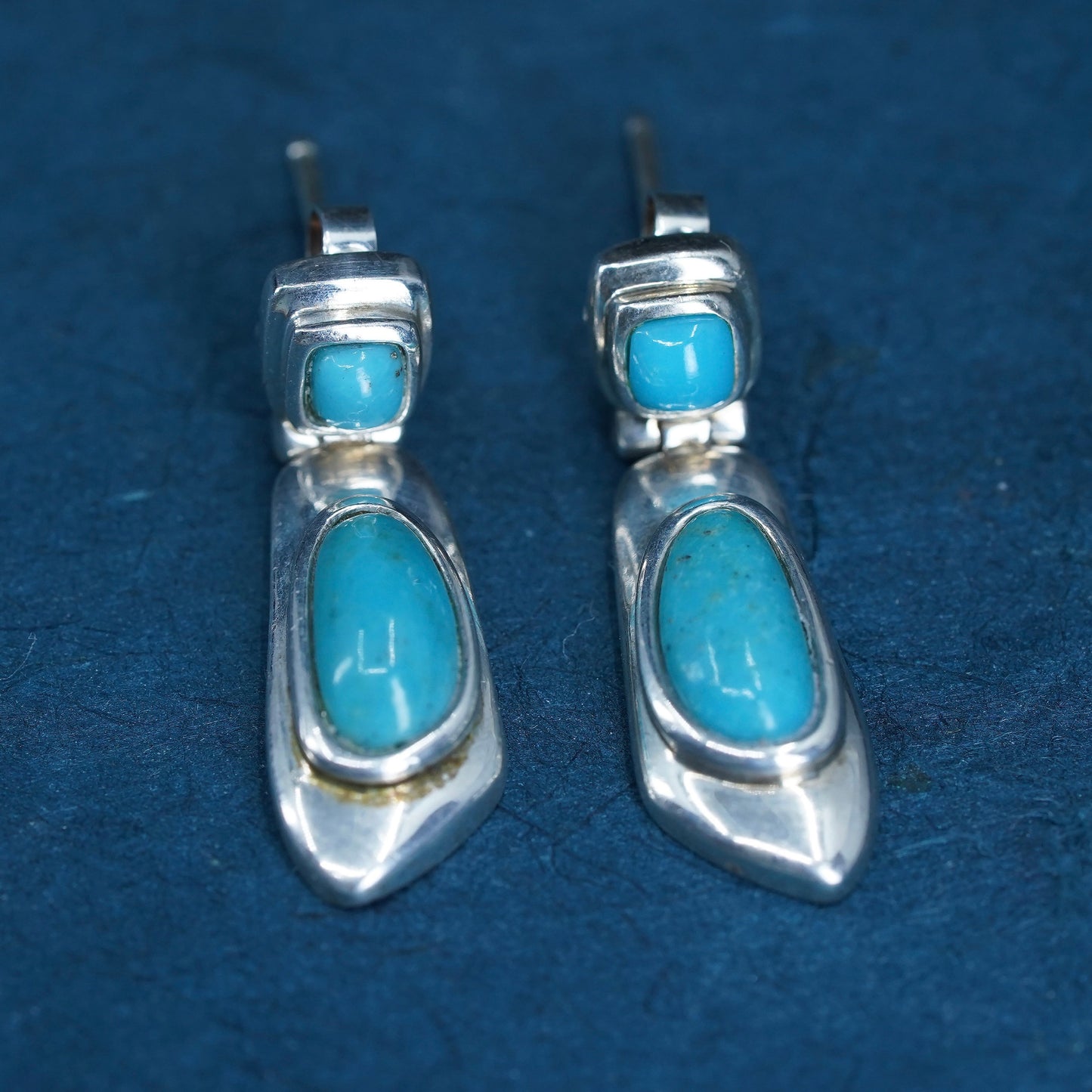 Vintage Thailand Sterling 925 silver handmade earrings with oval turquoise