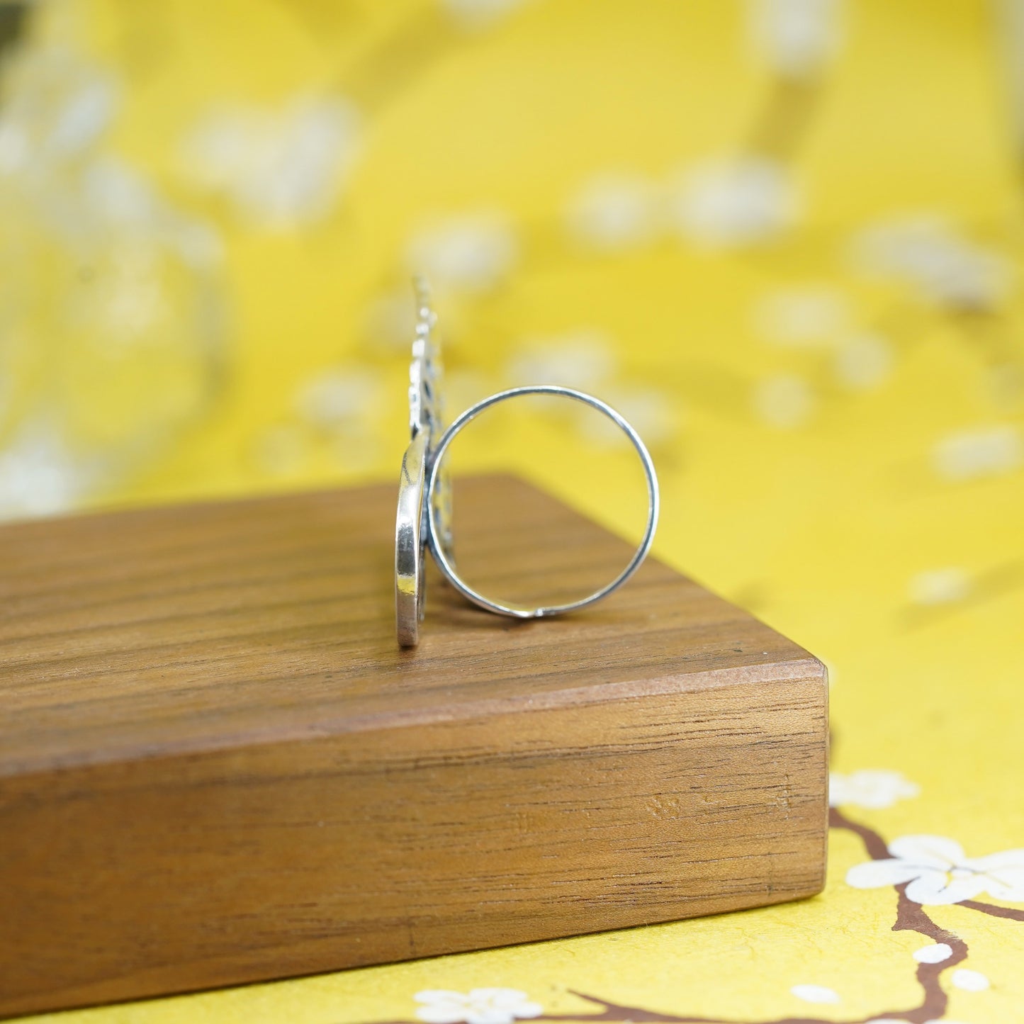 Size 7.75, Vintage Sterling silver handmade ring, 925 leaf band