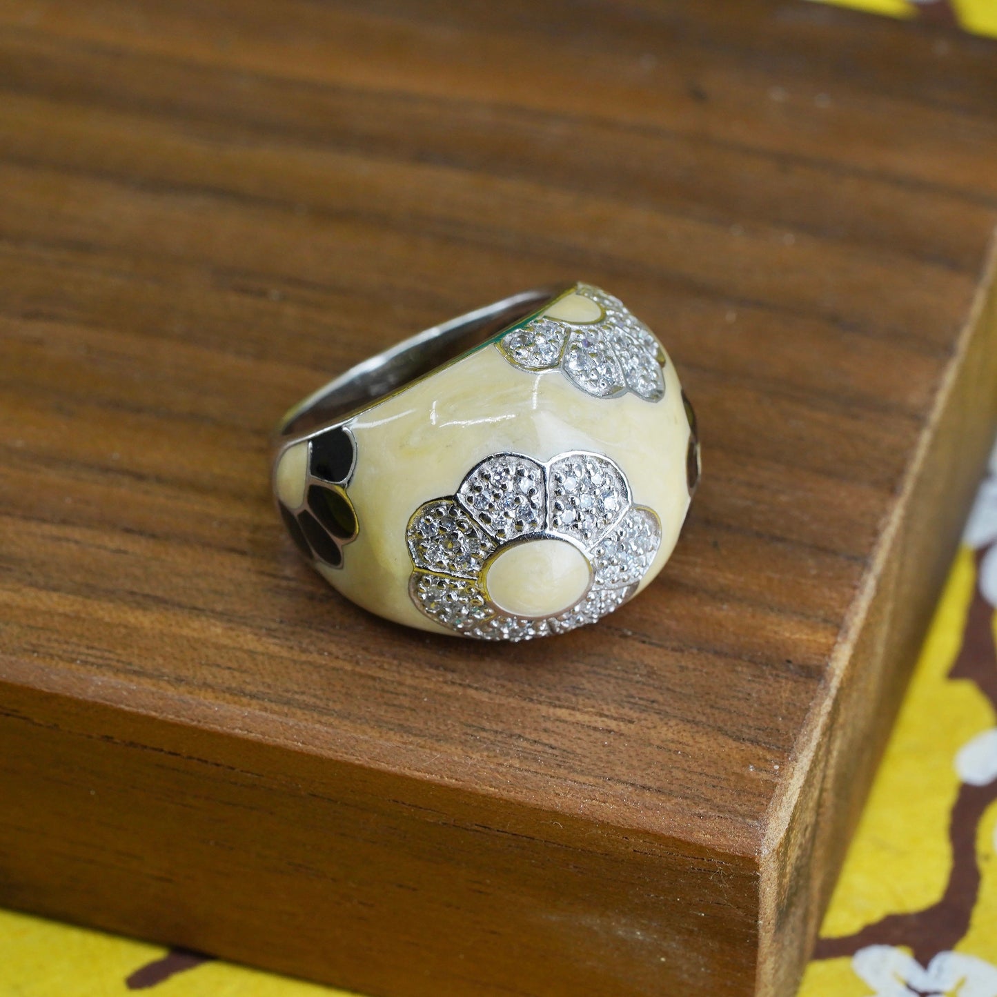 Size 7, vintage Sterling silver handmade ring, cz flower 925 with creamy enamel