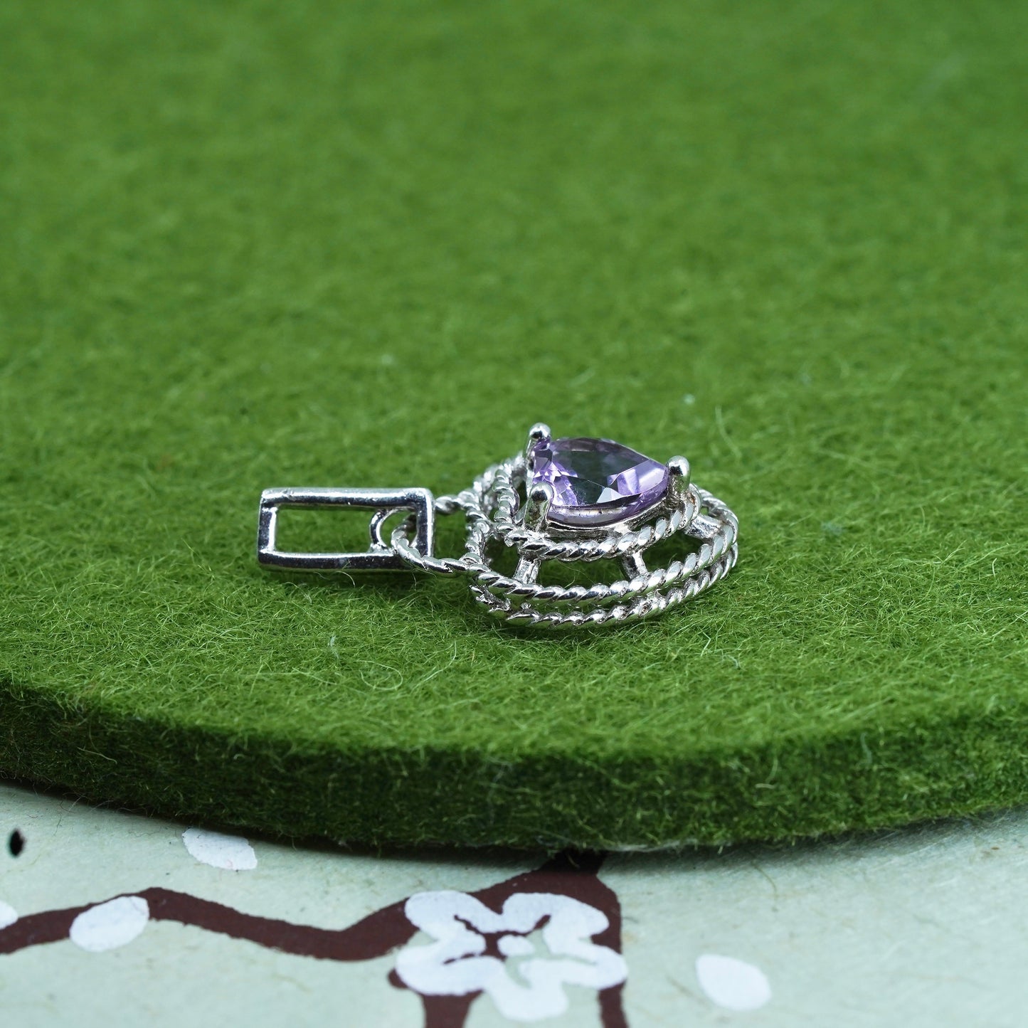 Vintage Sterling silver 925 pendant with heart amethyst
