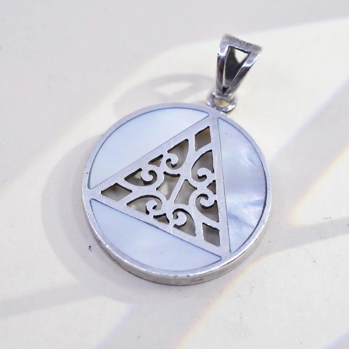 VTG sterling 925 silver handmade round filigree pendant mother of pearl inlay