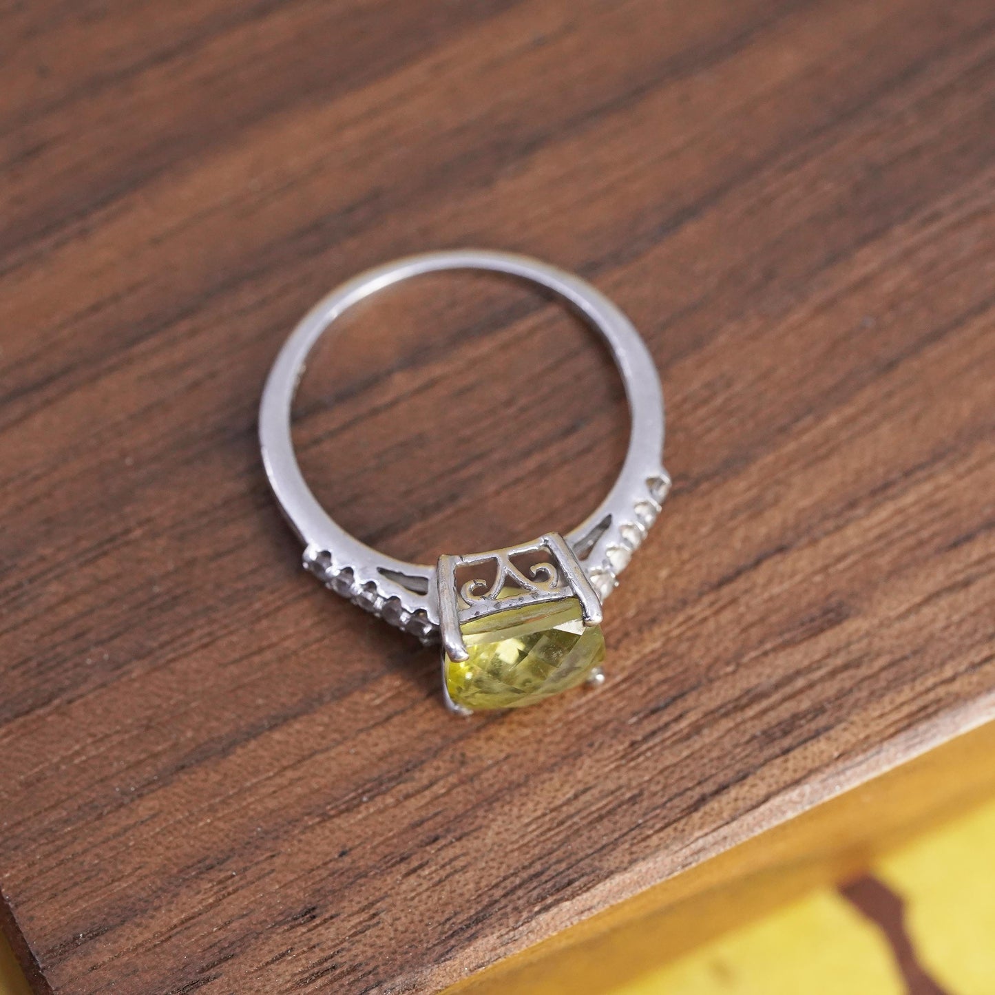 size 7.25, vintage Sterling 925 silver handmade ring, stackable band w/ peridot