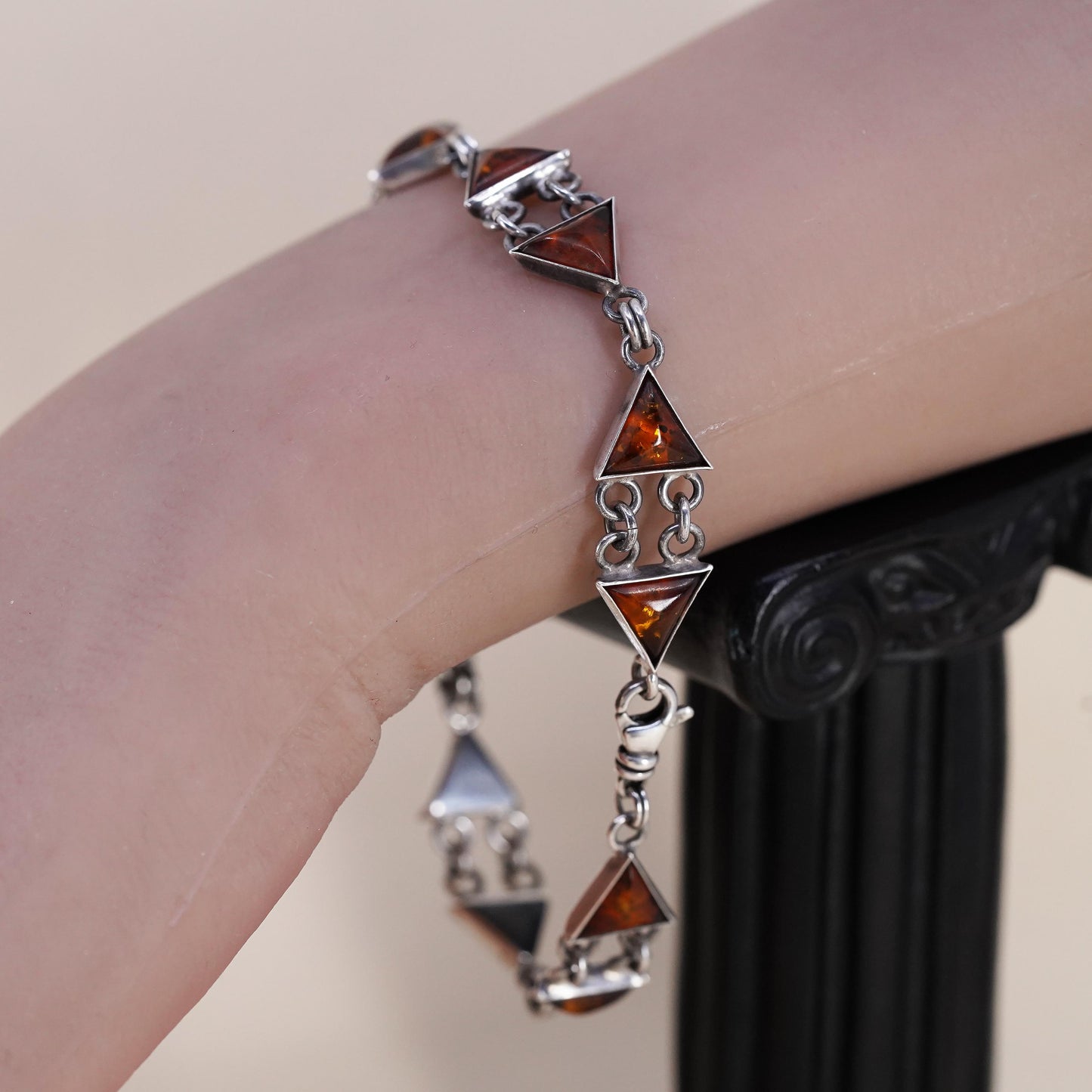 8.25", Vintage southwestern sterling 925 silver bracelet with triangular amber