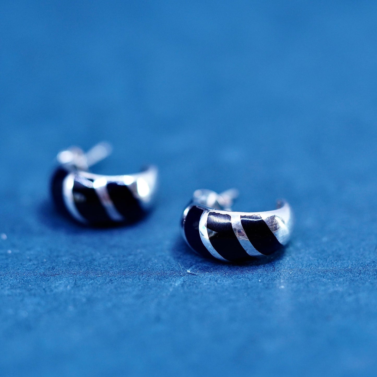 0.75”, vintage Sterling silver handmade earrings, 925 hoops onyx inlay, huggie