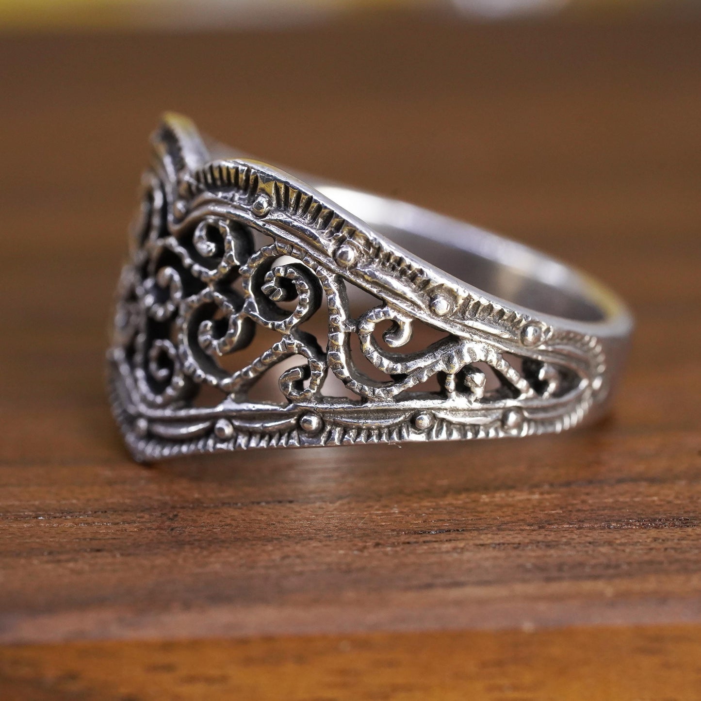 Size 8, vintage Sterling silver ring, southwestern, 925 filigree heart band
