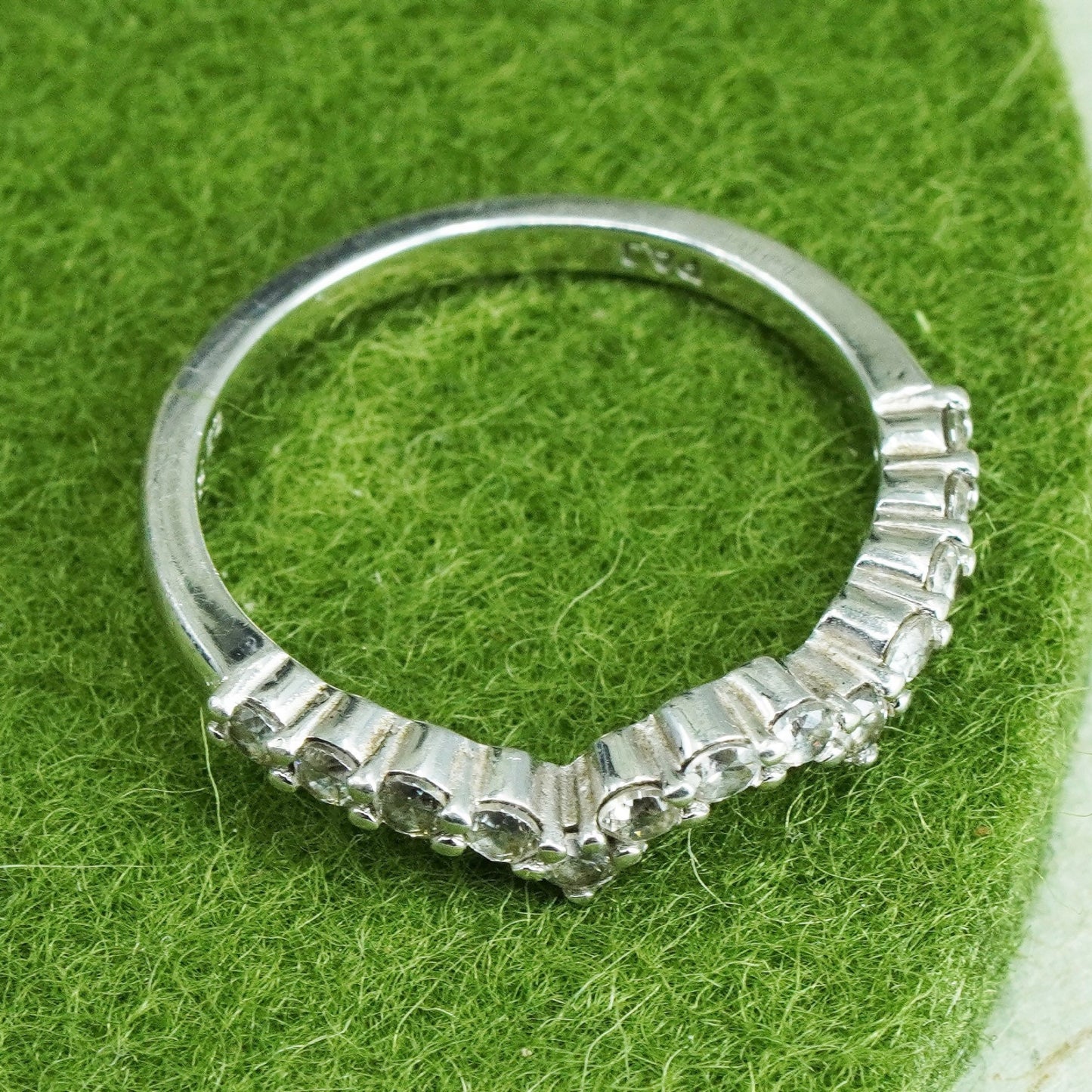 Size 6, vintage sterling 925 silver ring w/ cluster CZ, stackable wedding band