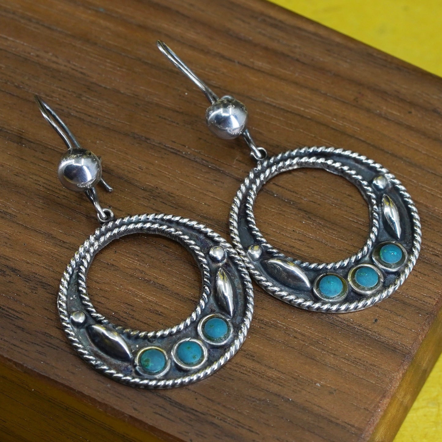 Vintage southwestern Sterling silver earrings, Mexico 925 circle with turquoise